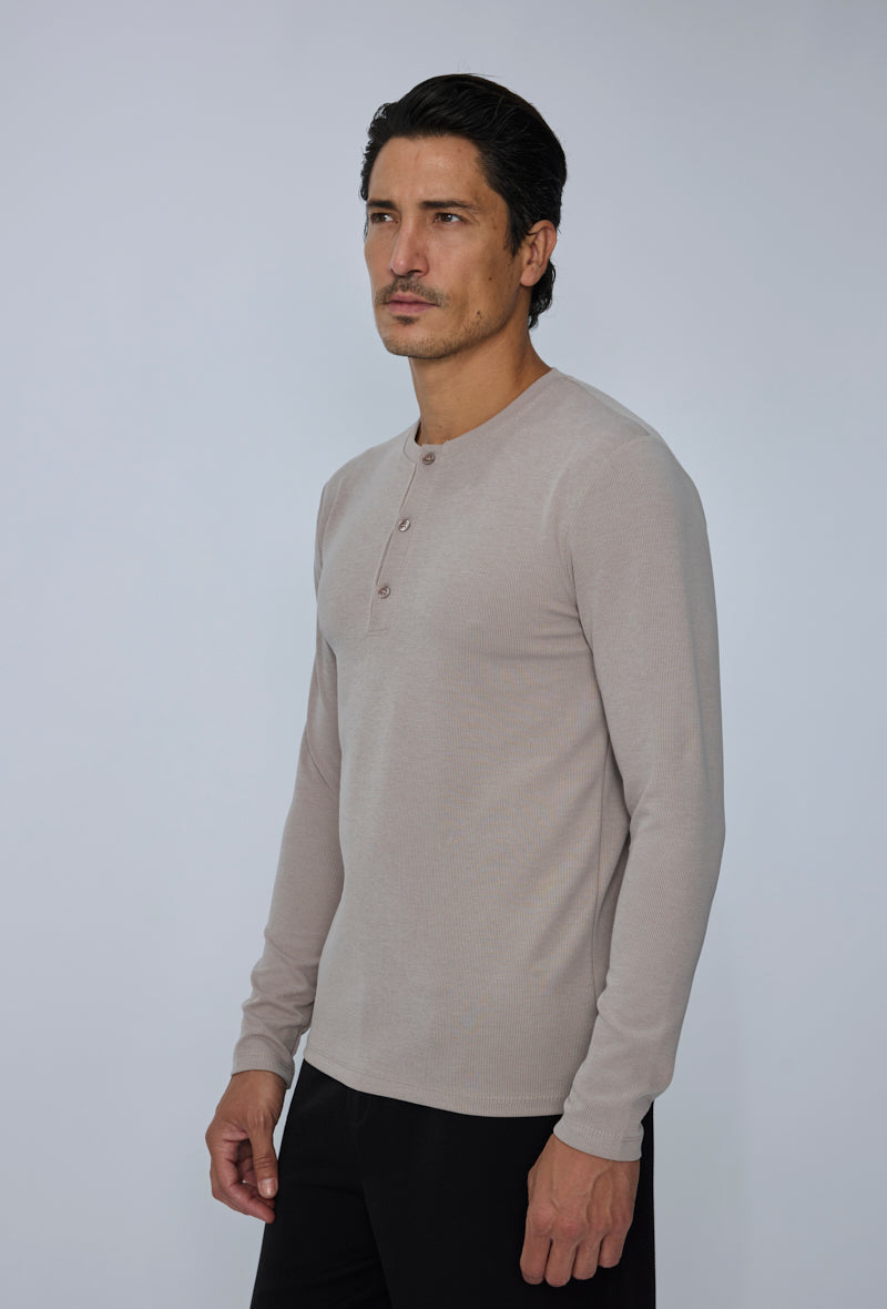 T-shirt henley