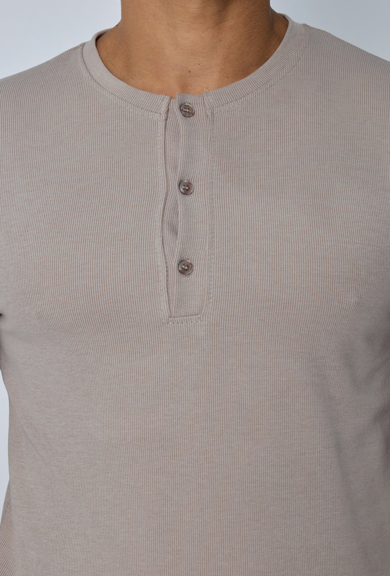 T-shirt henley