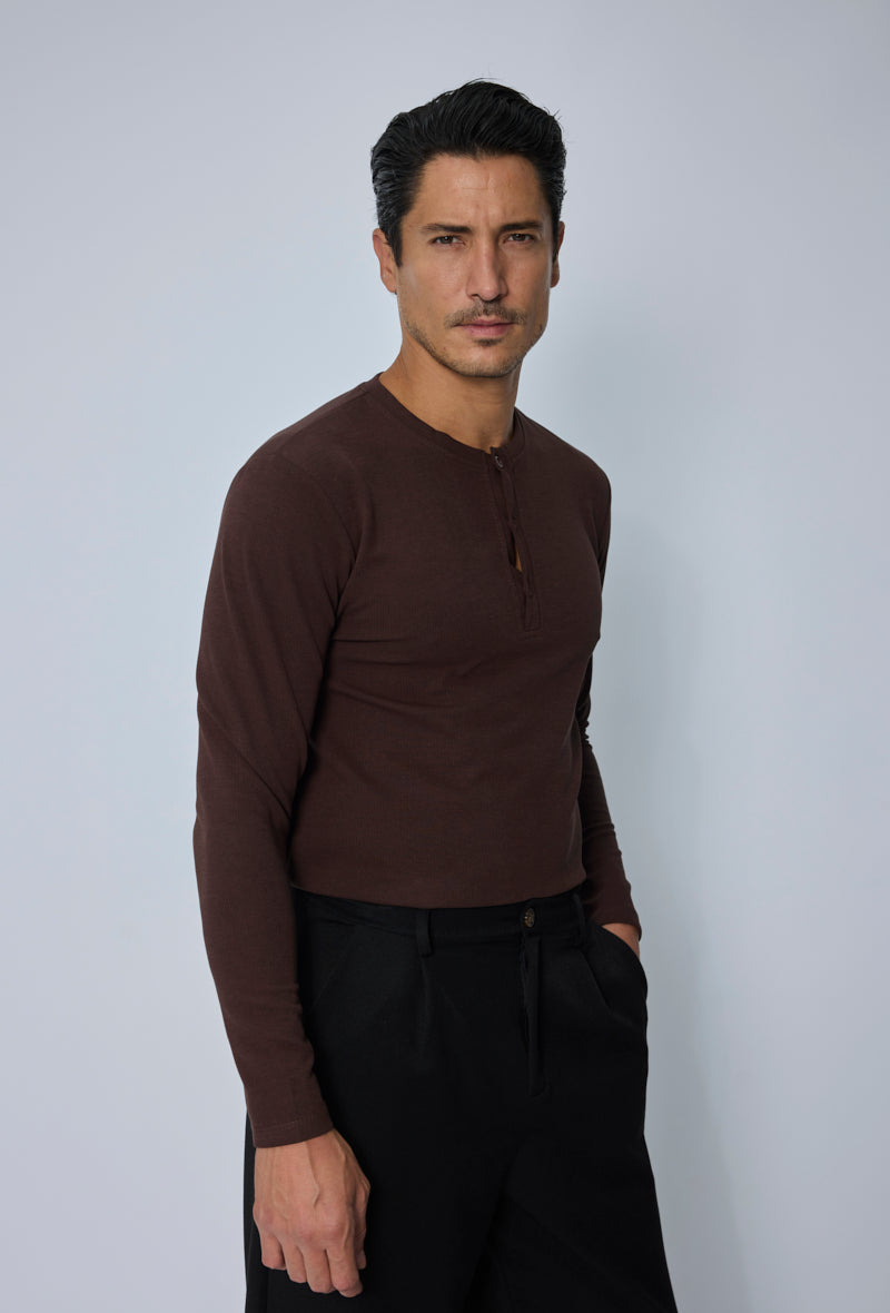 T-shirt henley