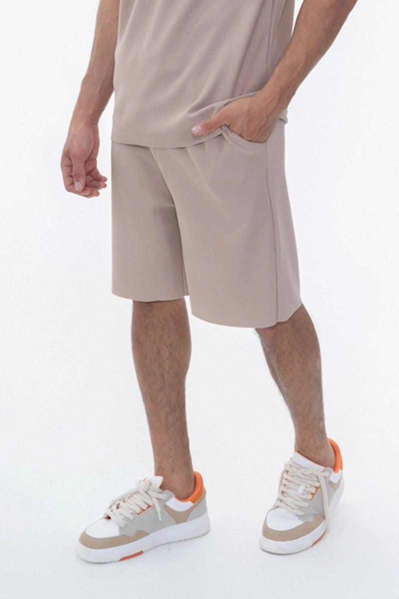 Oversized pleated shorts