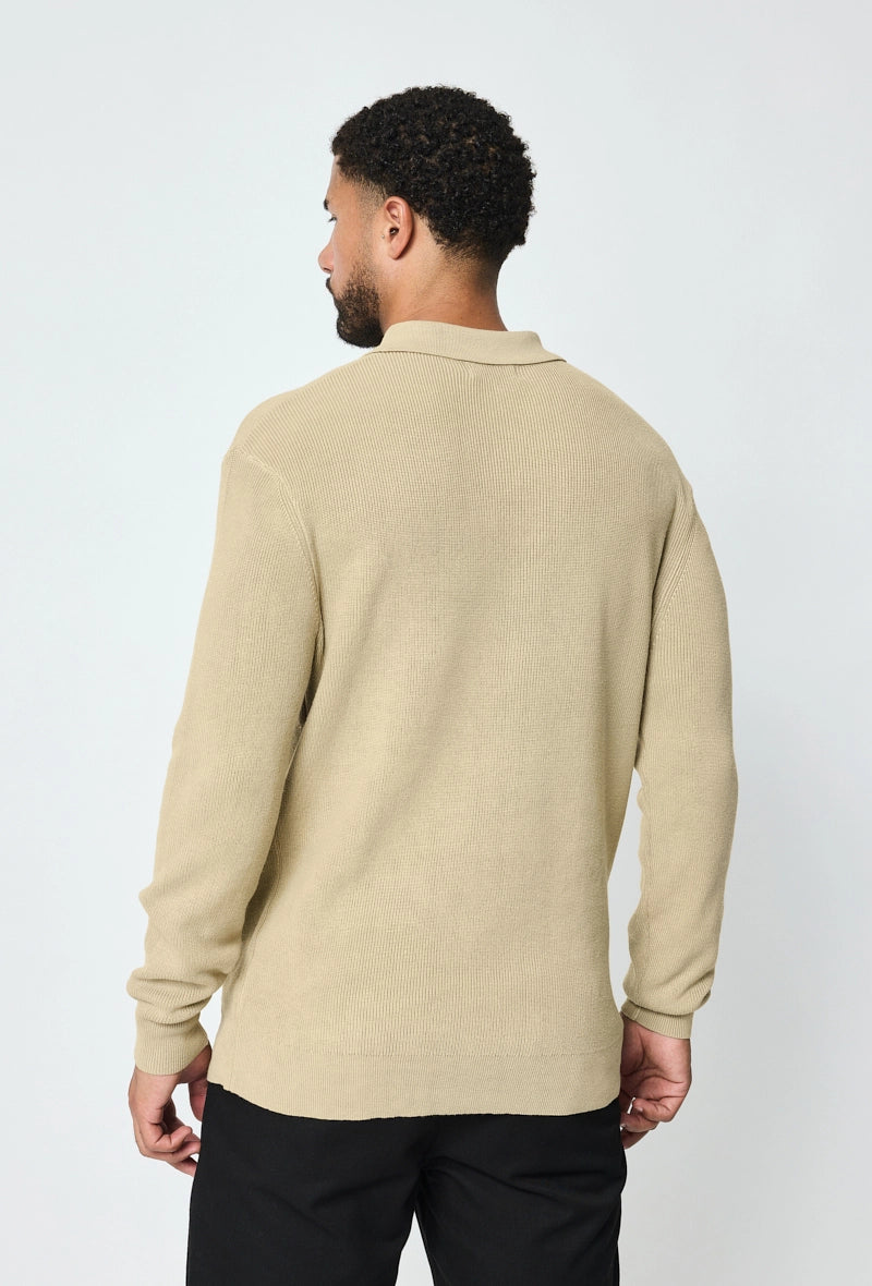 Pull en maille col à revers avec deux boutons