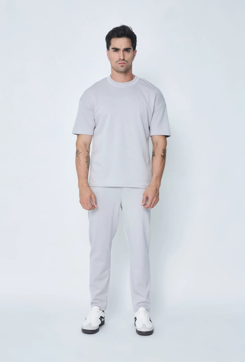 Ensemble uni t-shirt et pantalon