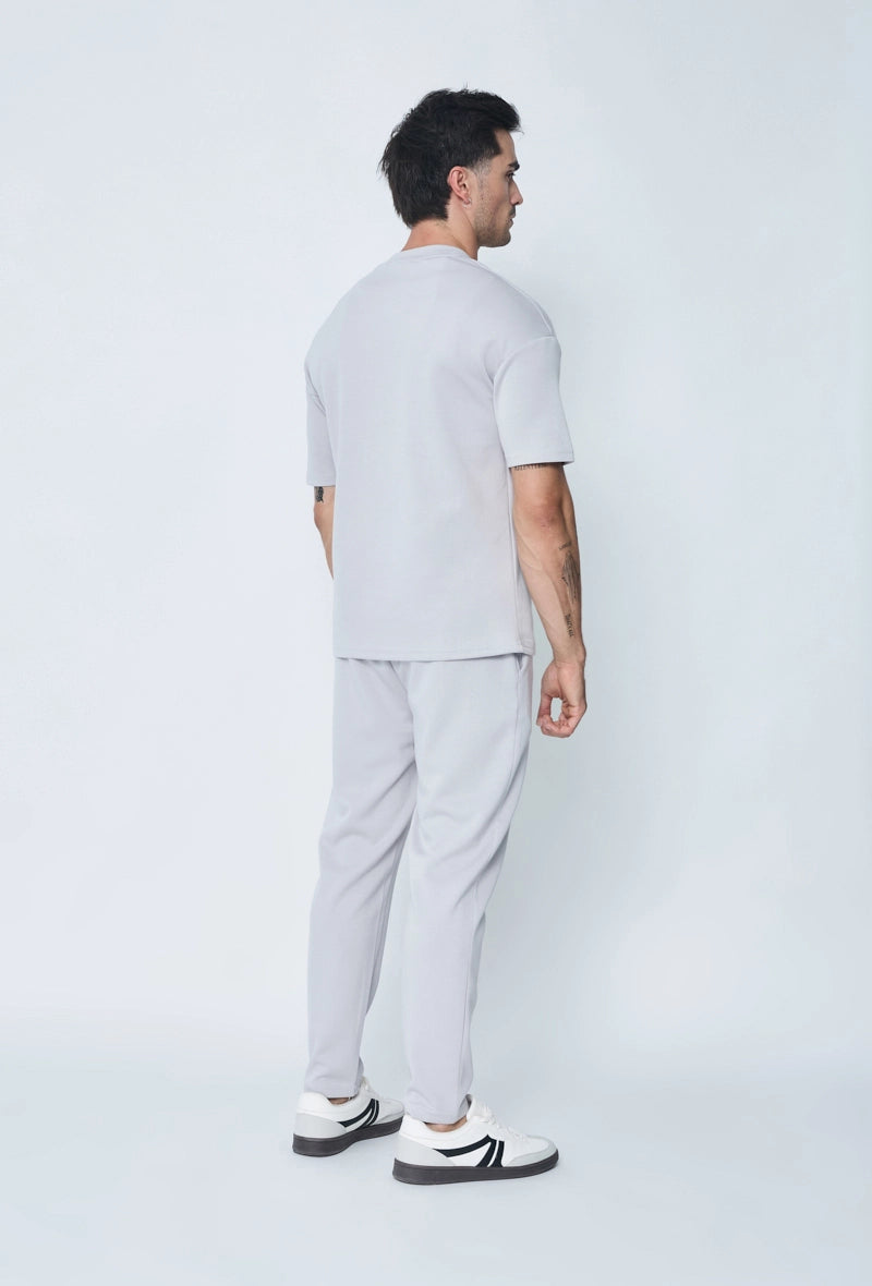 Ensemble uni t-shirt et pantalon