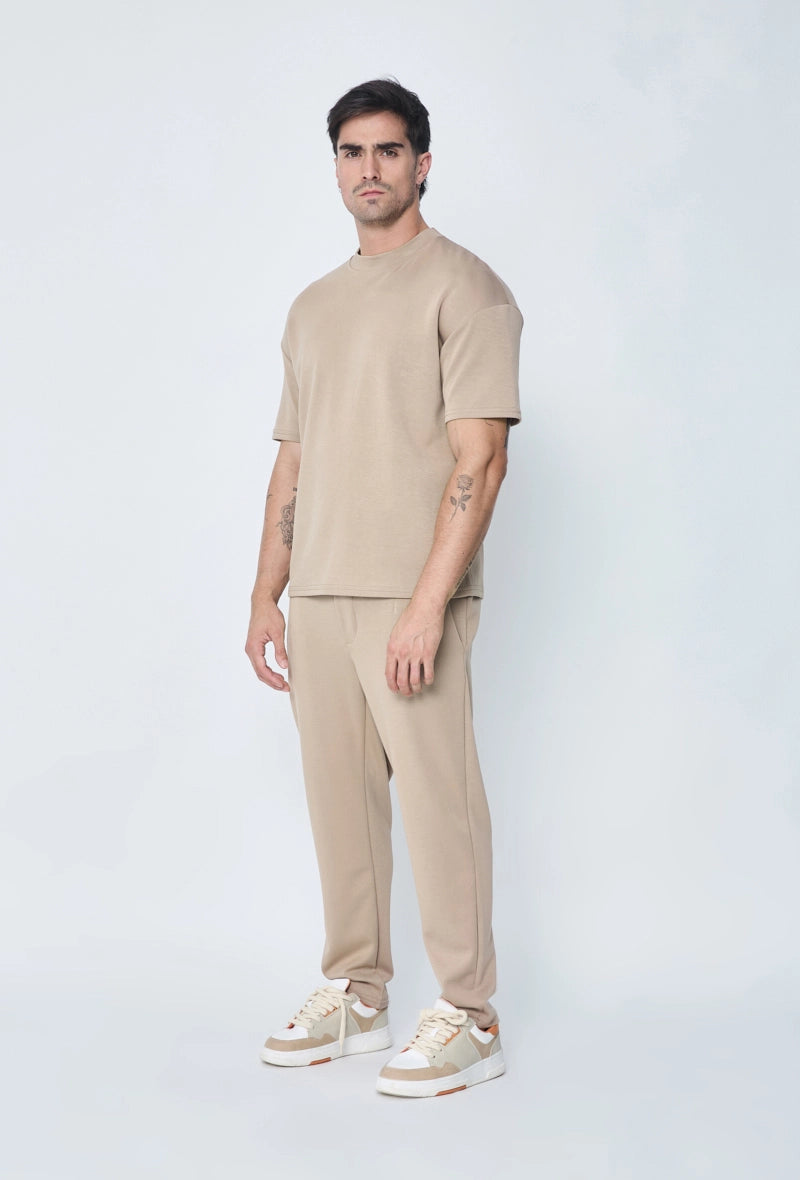 Ensemble uni t-shirt et pantalon