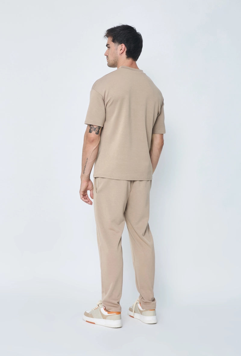 Ensemble uni t-shirt et pantalon