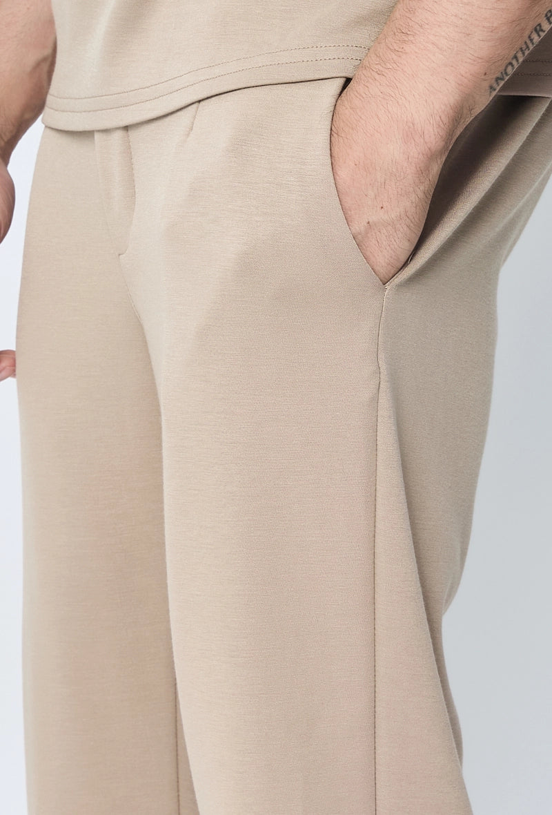 Ensemble uni t-shirt et pantalon