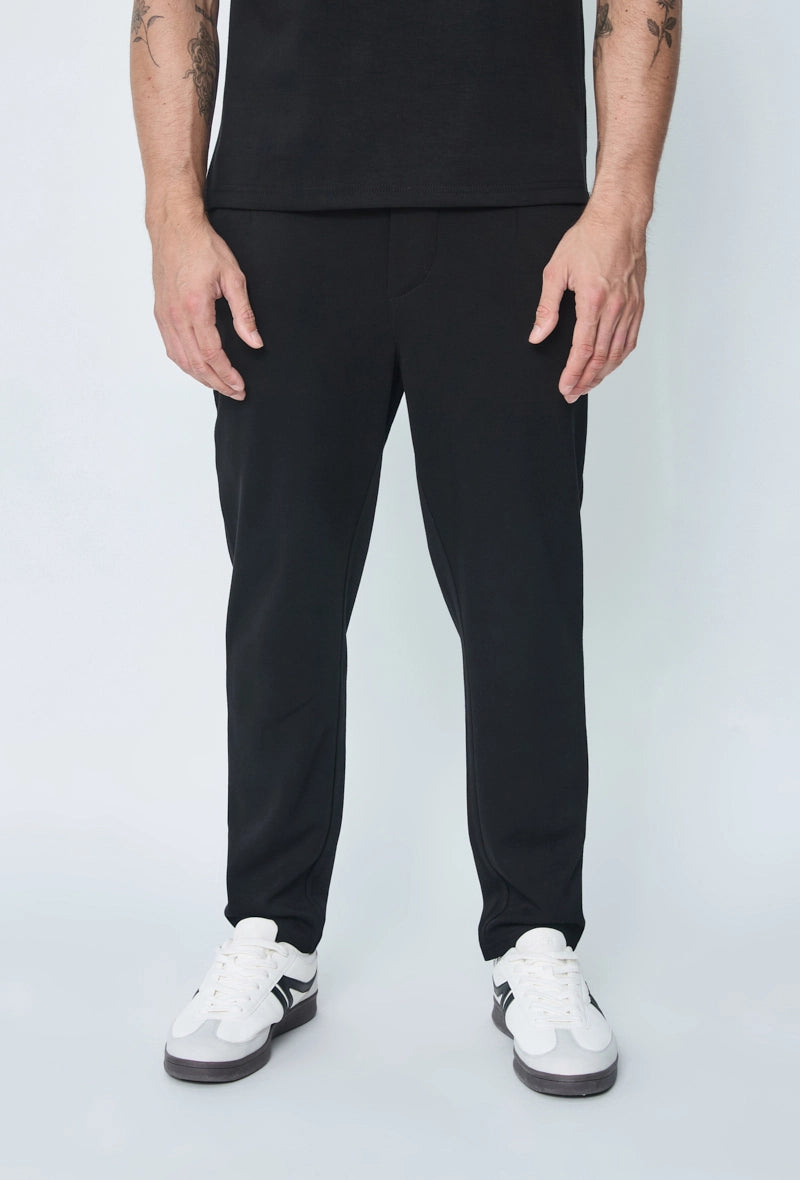 Ensemble uni t-shirt et pantalon