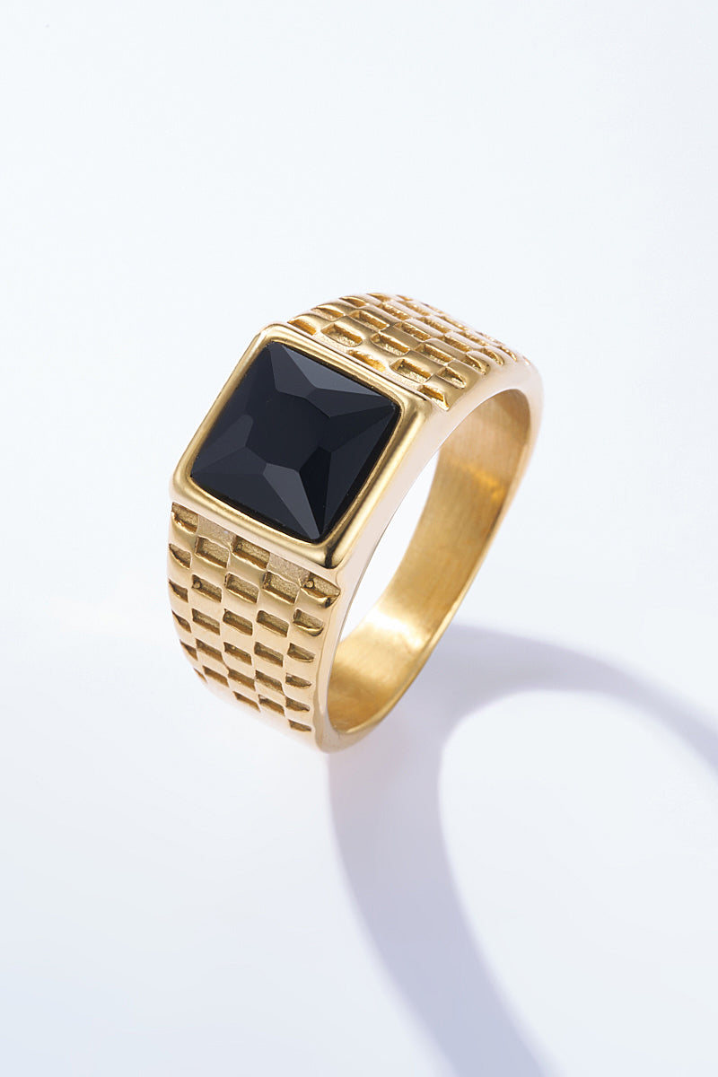 Bague avec pierre de couleur
