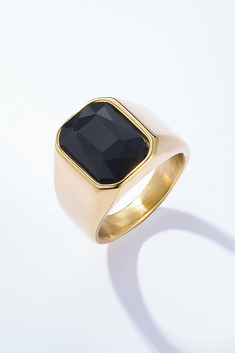 Bague chevalière avec pierre noire