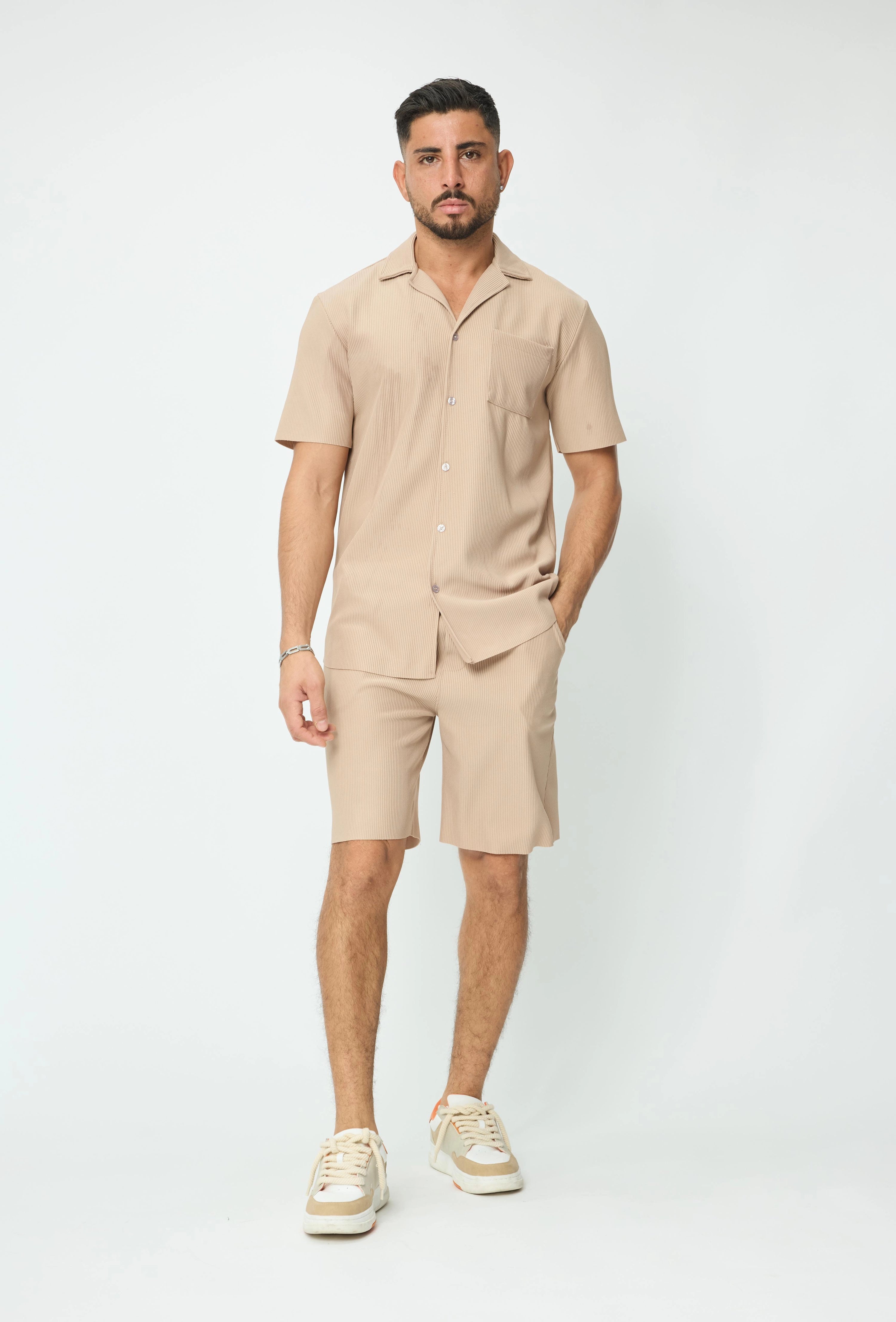 Ensemble uni plissé chemise et short