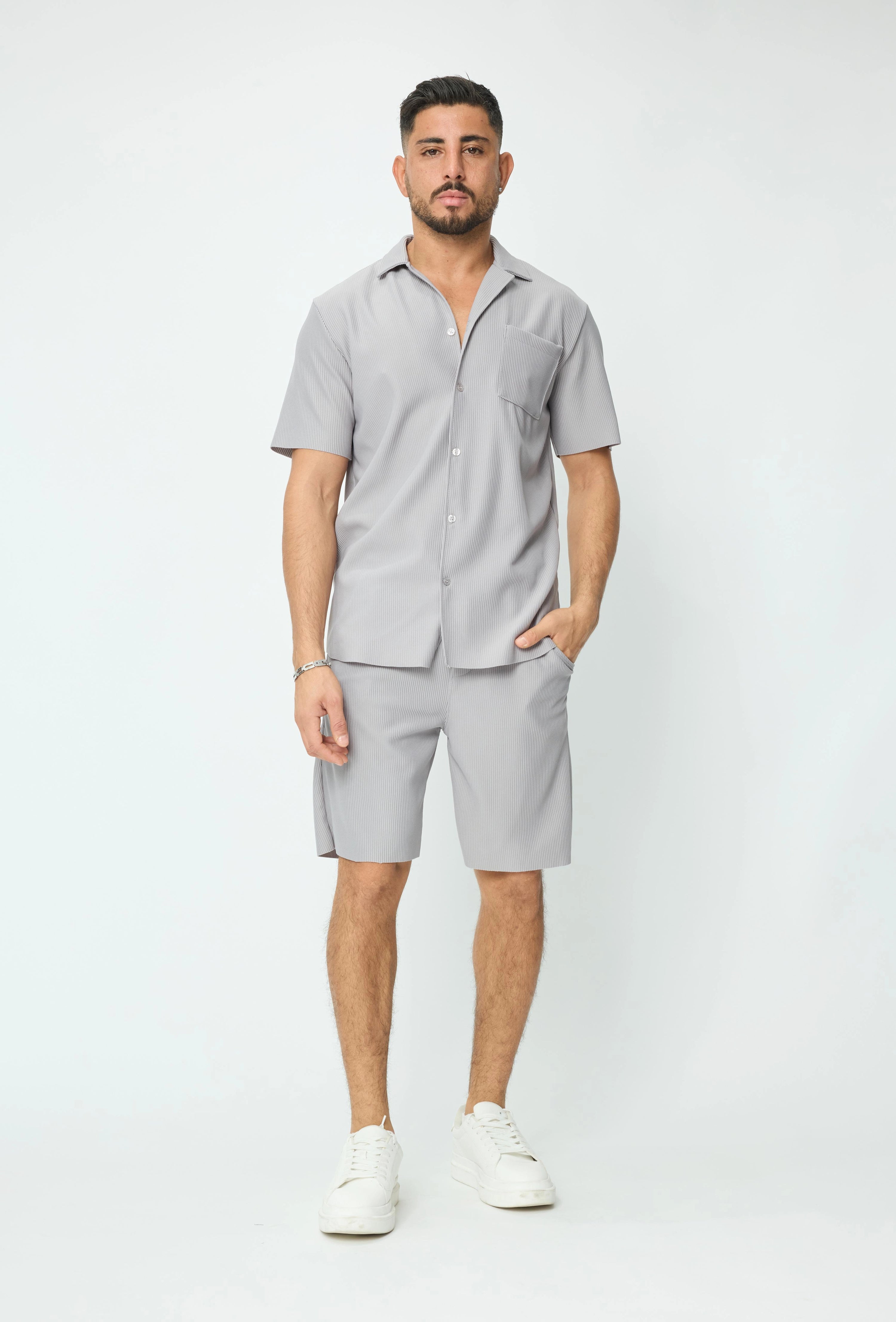 Ensemble uni plissé chemise et short
