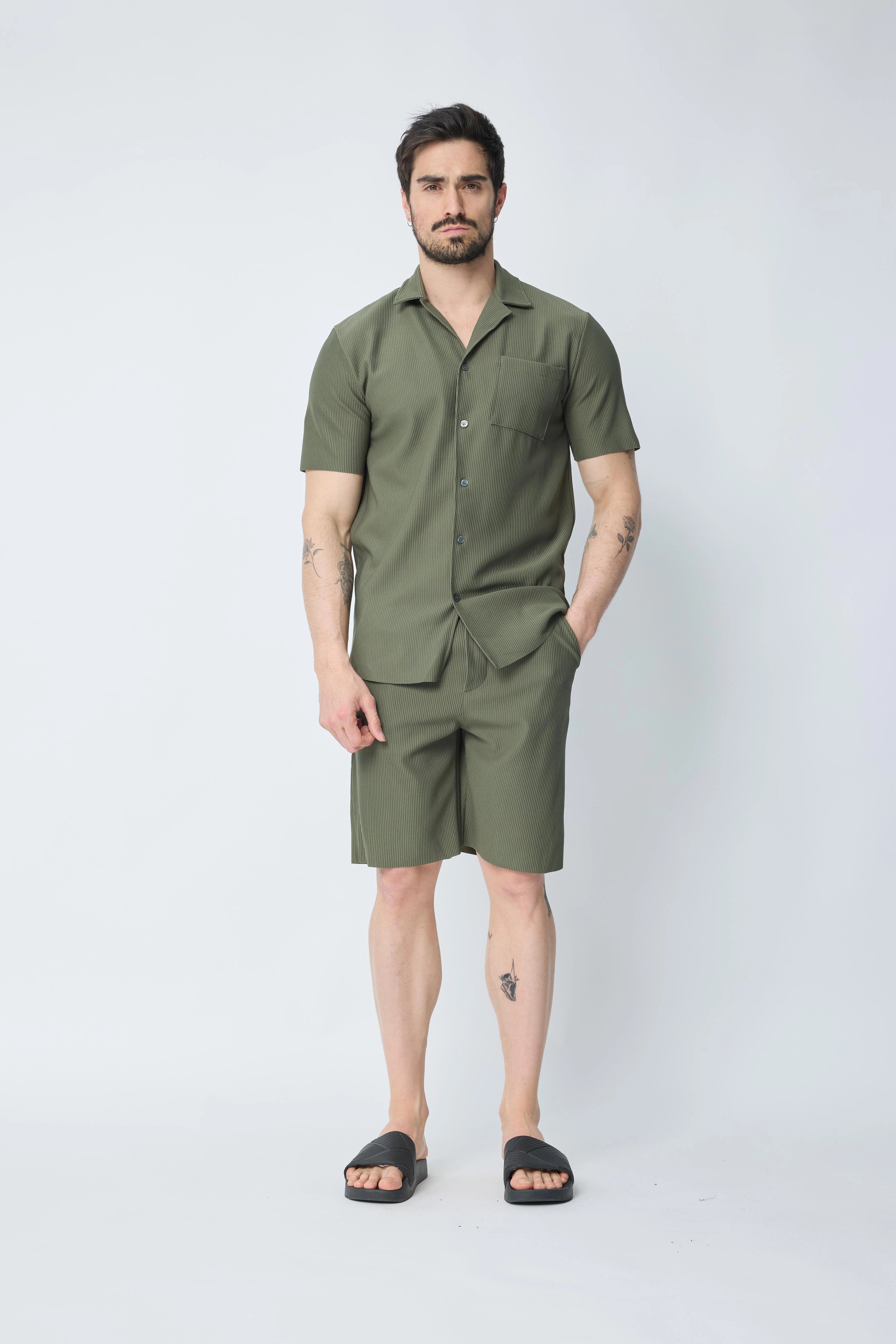 Ensemble uni plissé chemise et short