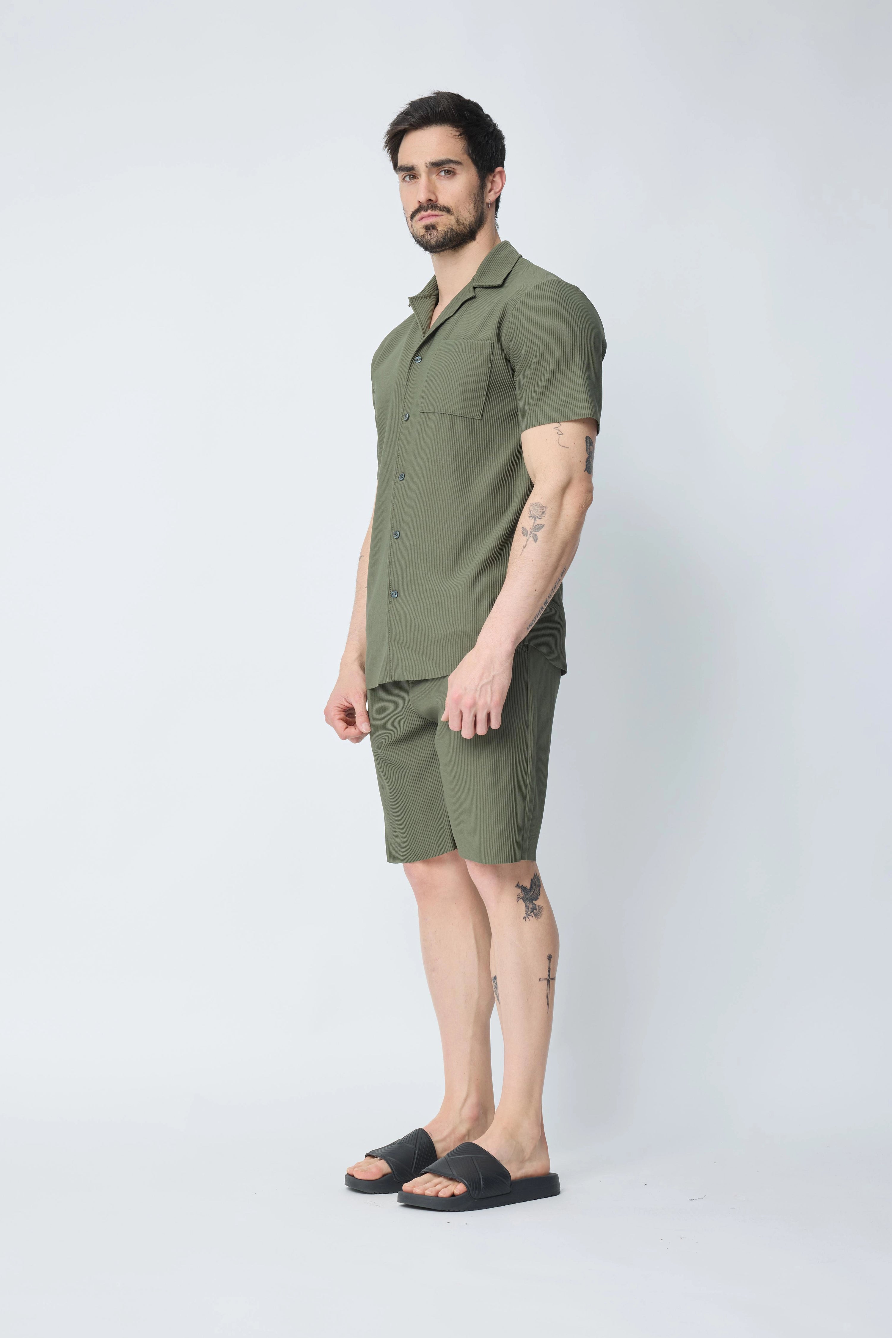 Ensemble uni plissé chemise et short