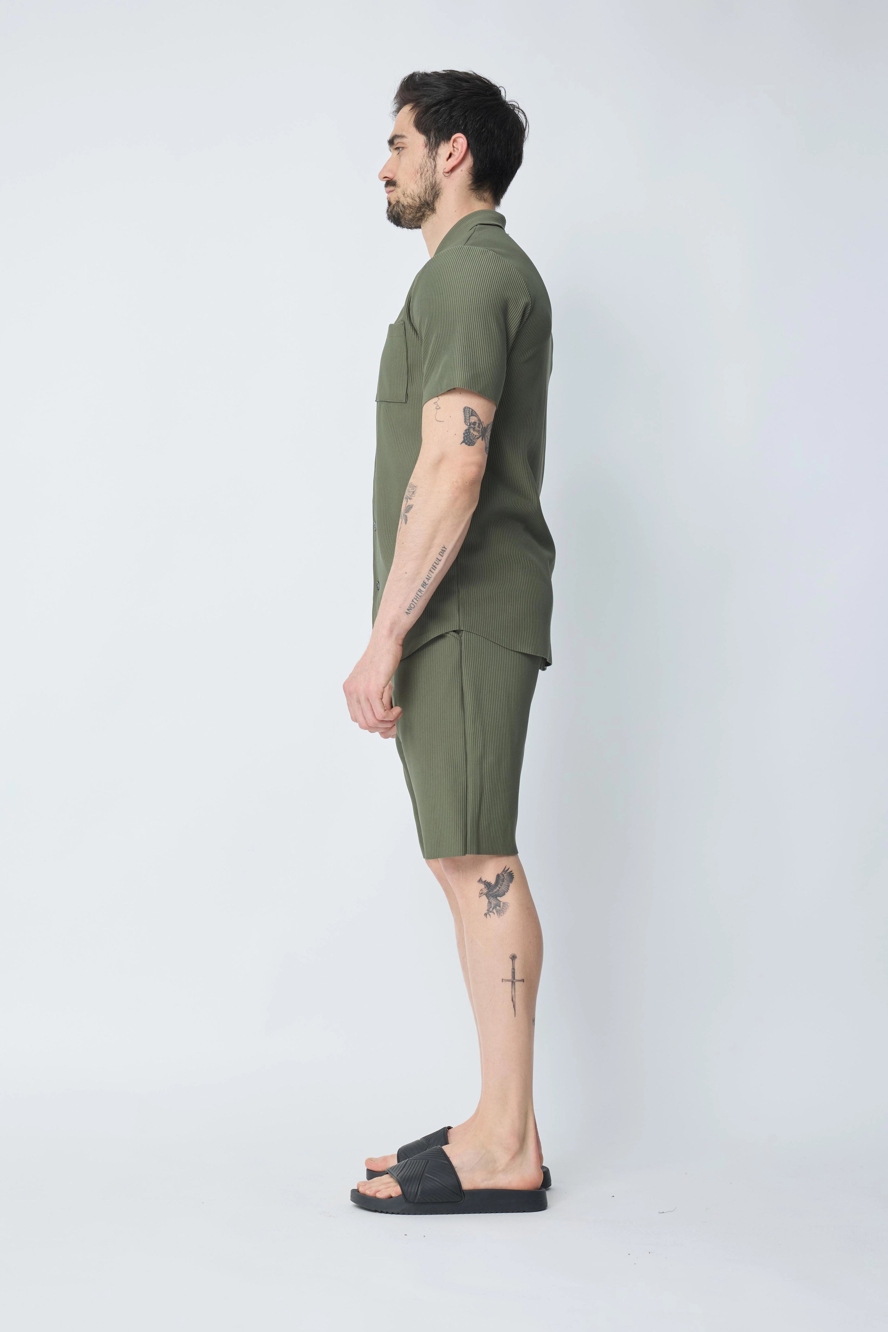 Ensemble uni plissé chemise et short