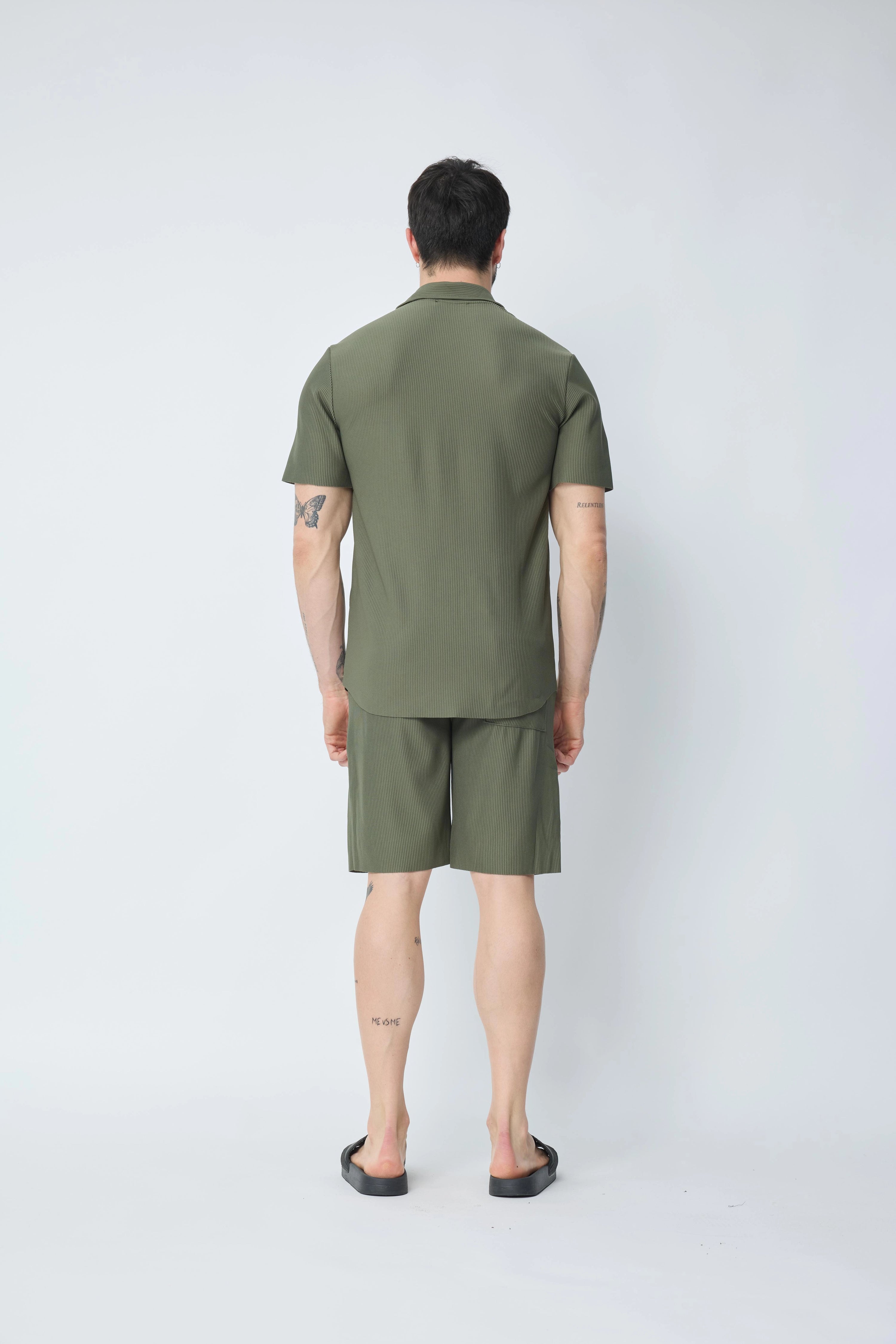 Ensemble uni plissé chemise et short