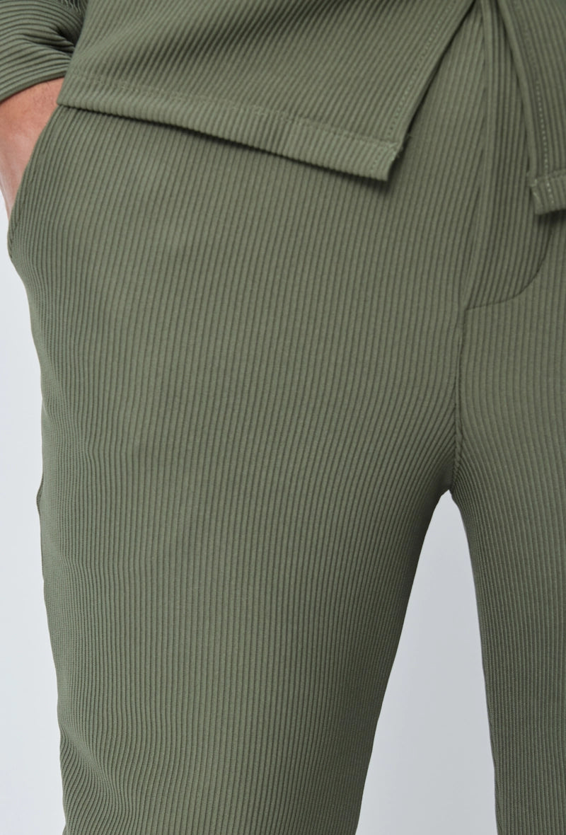 Ensemble plissé chemise et pantalon