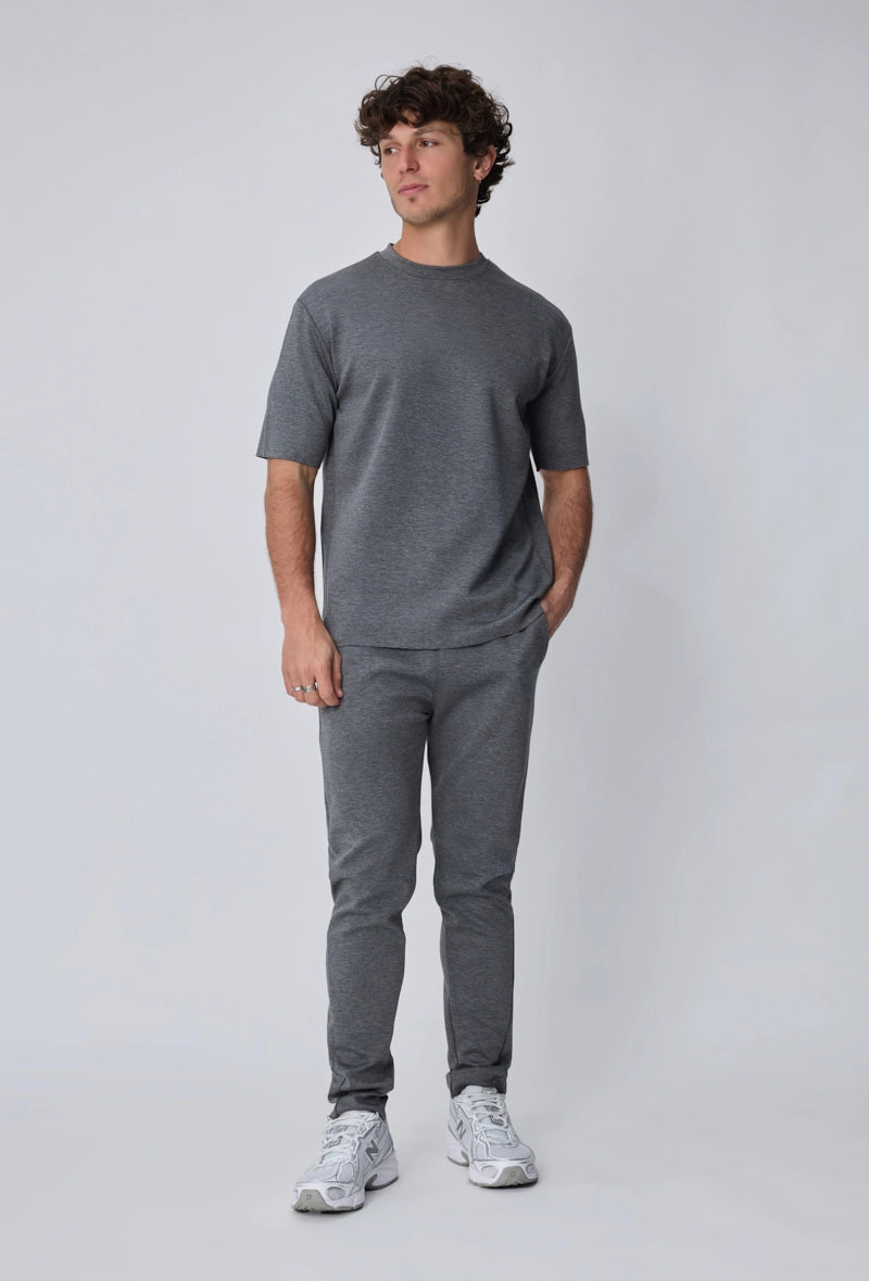 Ensemble t-shirt pantalon décontracté élégant