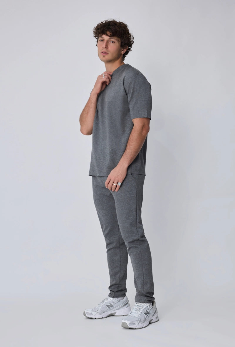 Ensemble t-shirt pantalon décontracté élégant