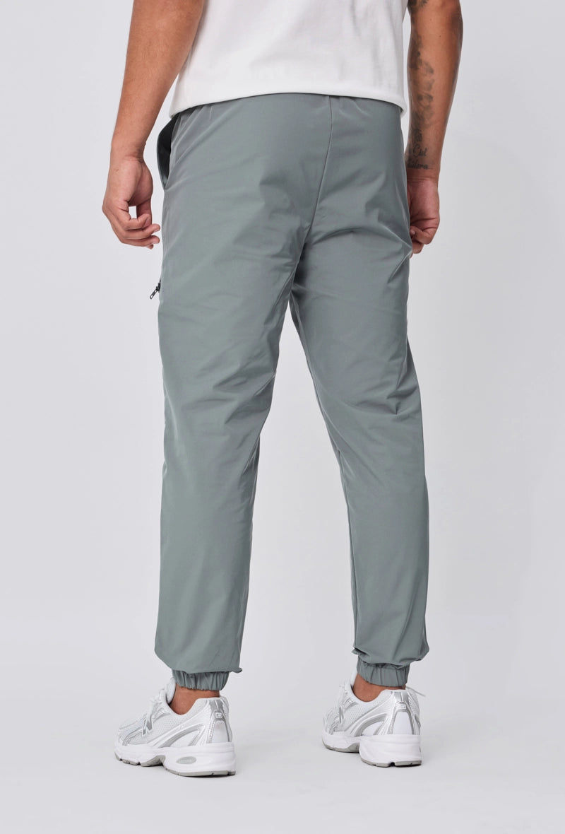 Zipped utility joggers