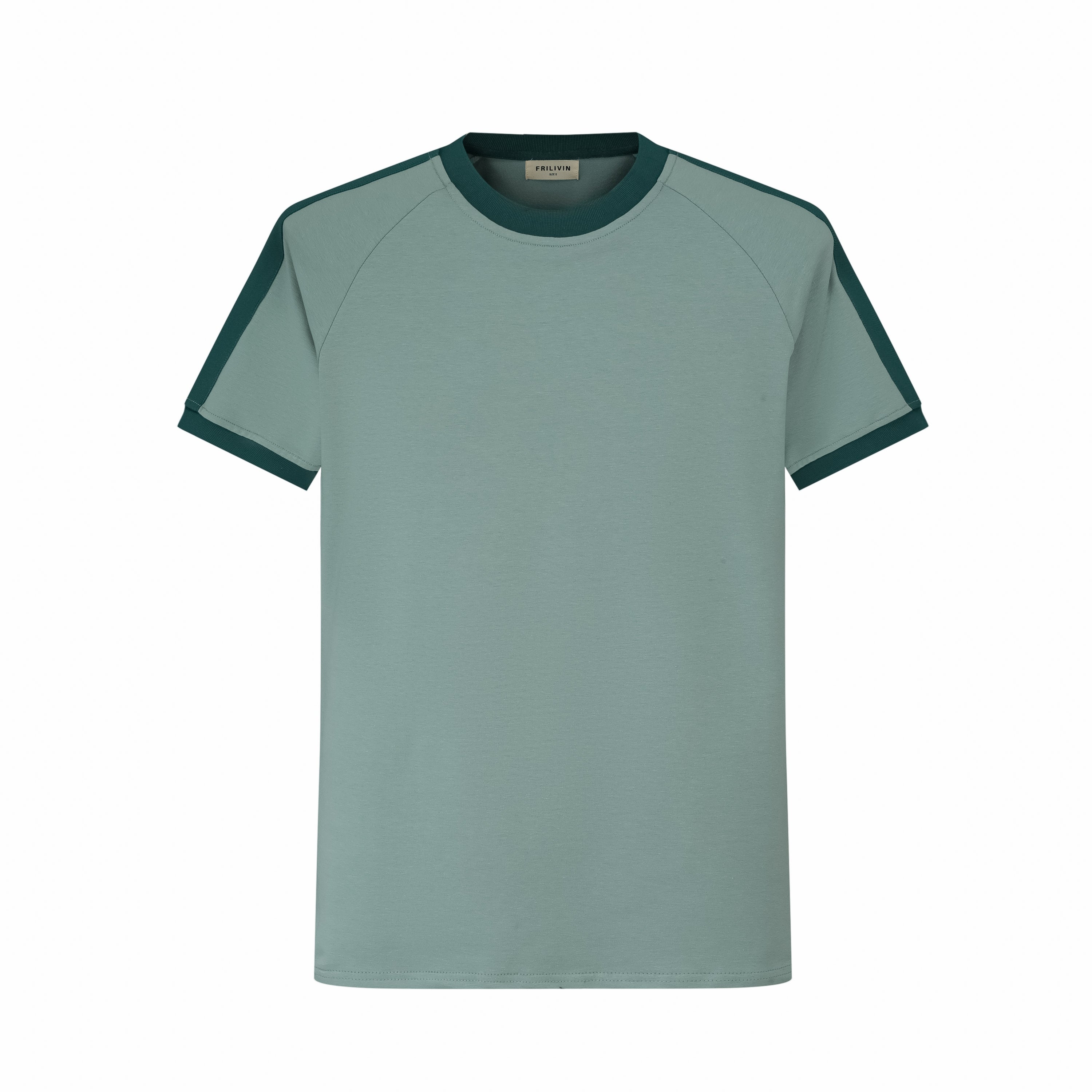 Short-sleeved t-shirt