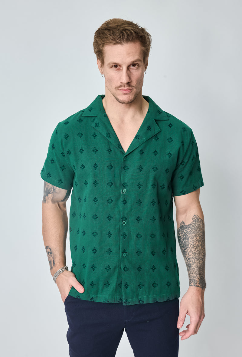 Short-sleeved patterned shirt