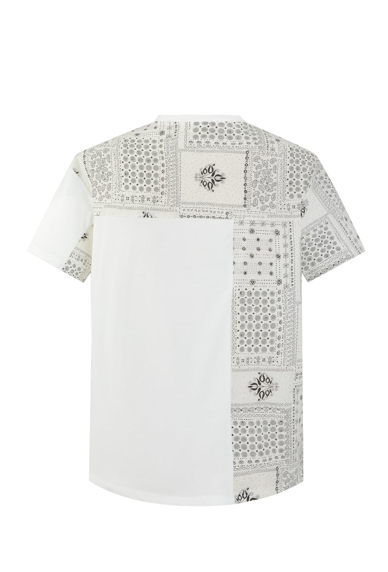 Short-sleeved bandana pattern t-shirt