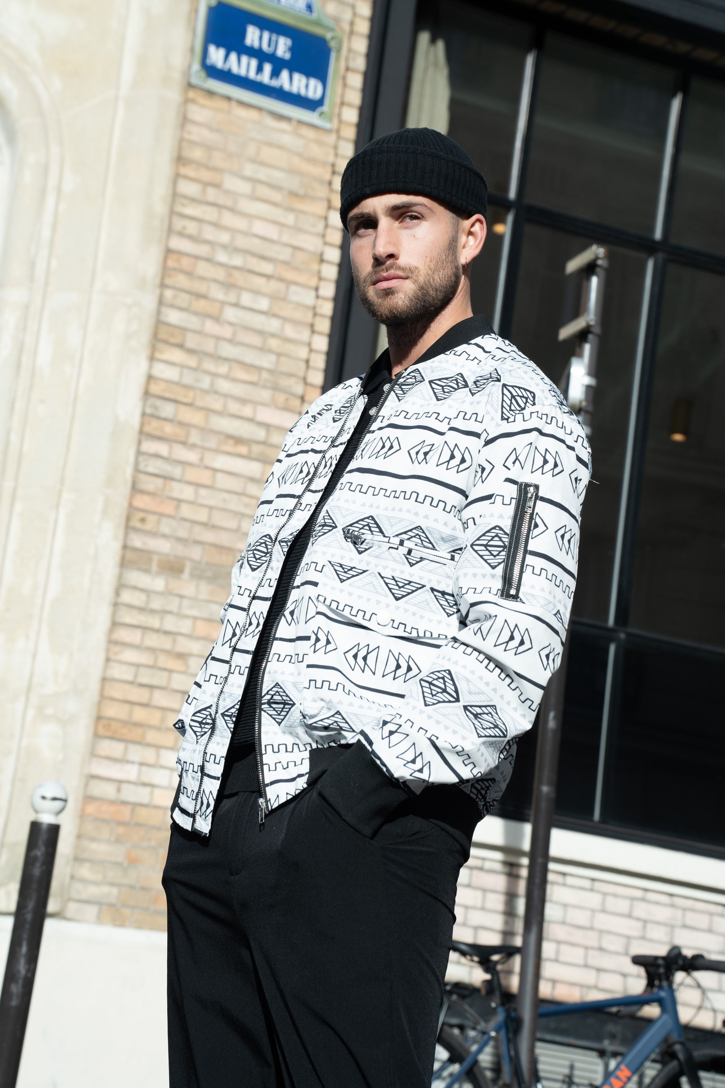 Fine bomber jacket with geometric patterns