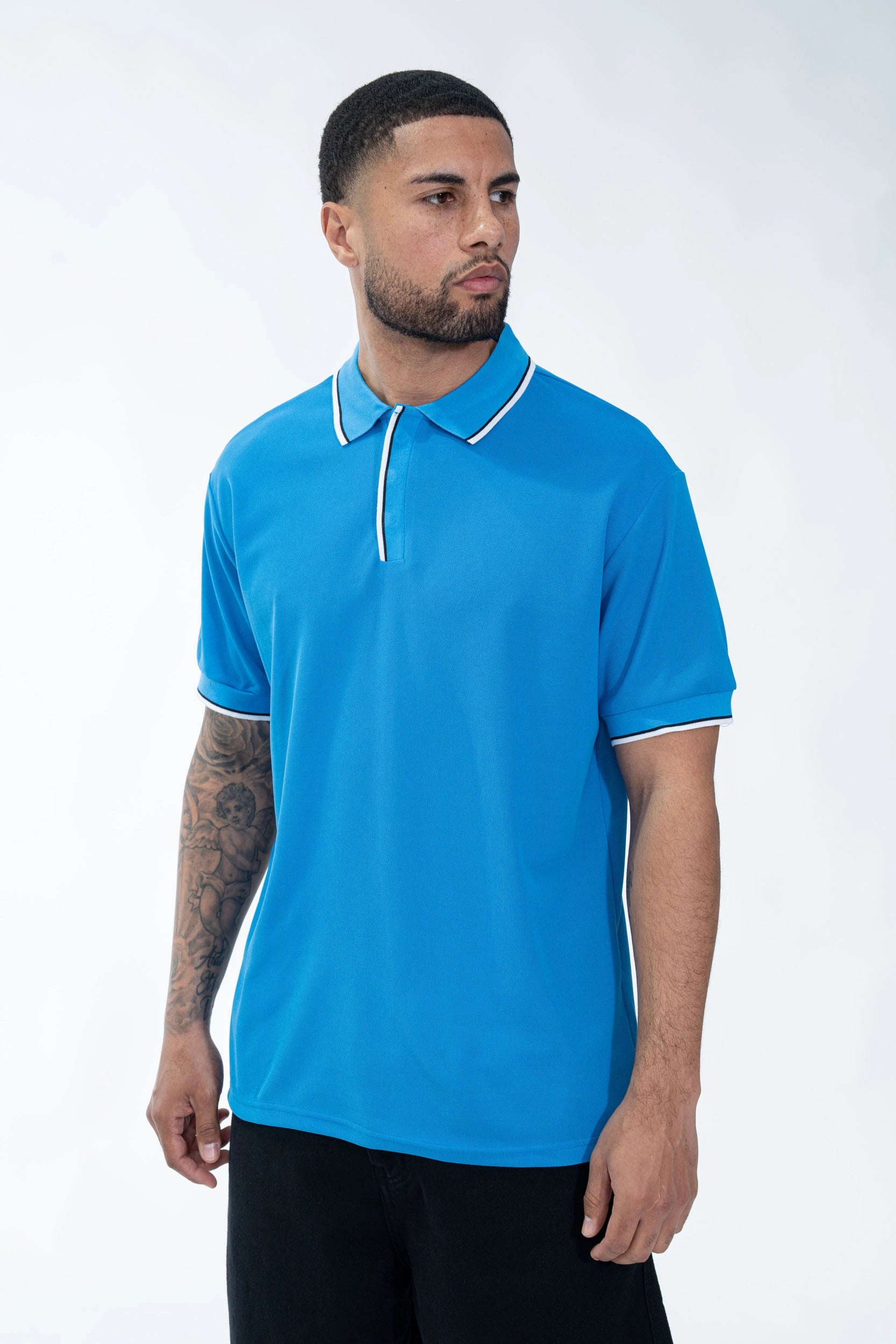 Plain short-sleeved polo shirt