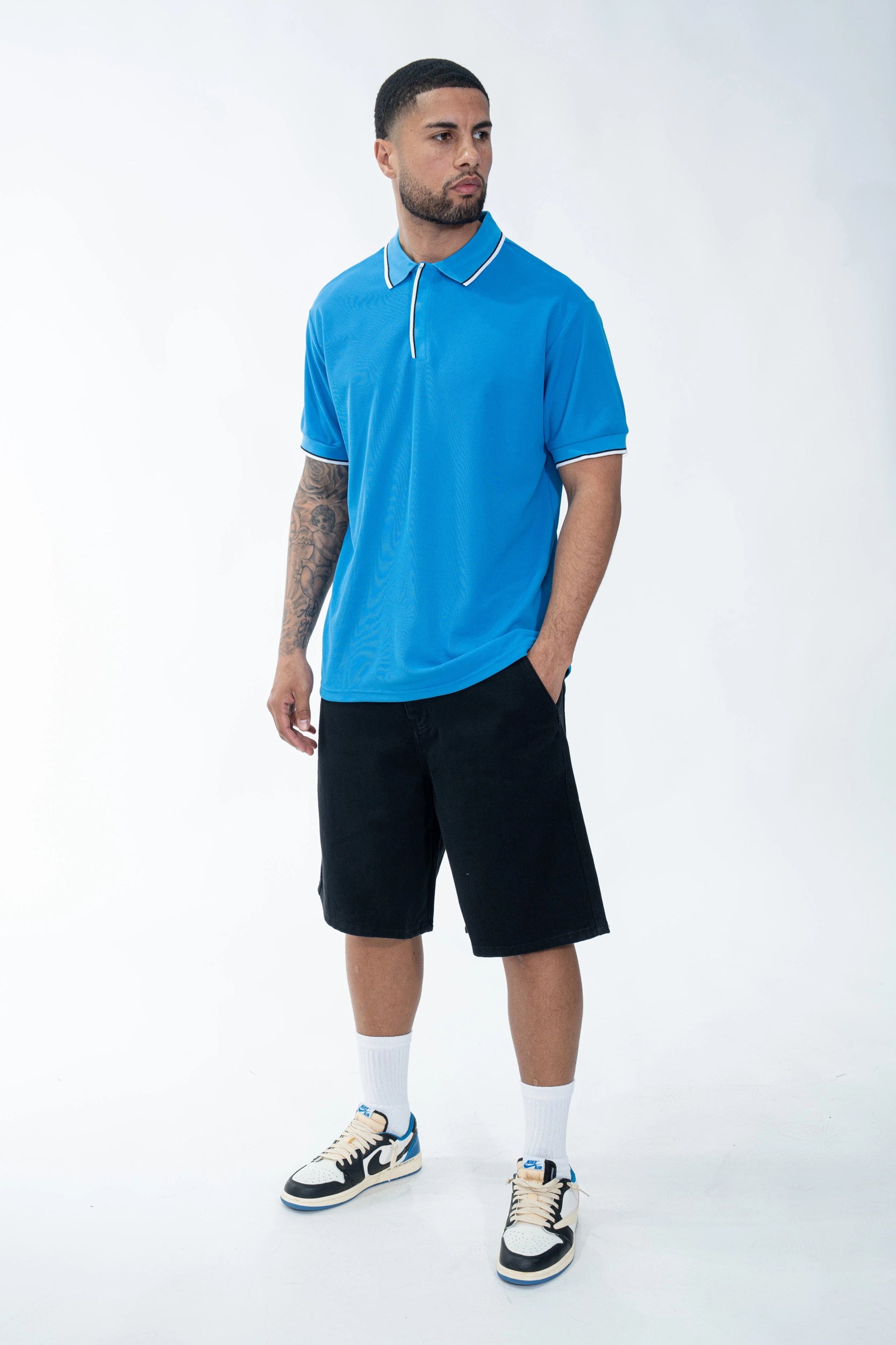 Plain short-sleeved polo shirt