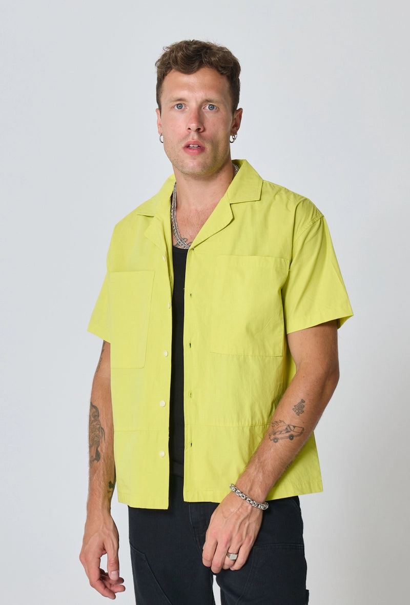 Chemise unie manches courtes
