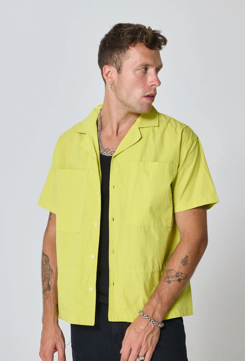 Chemise unie manches courtes