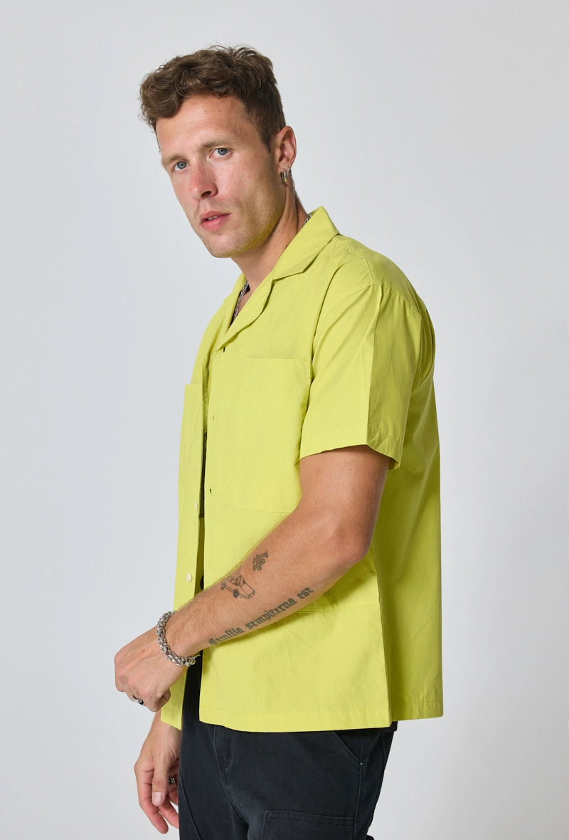 Chemise unie manches courtes