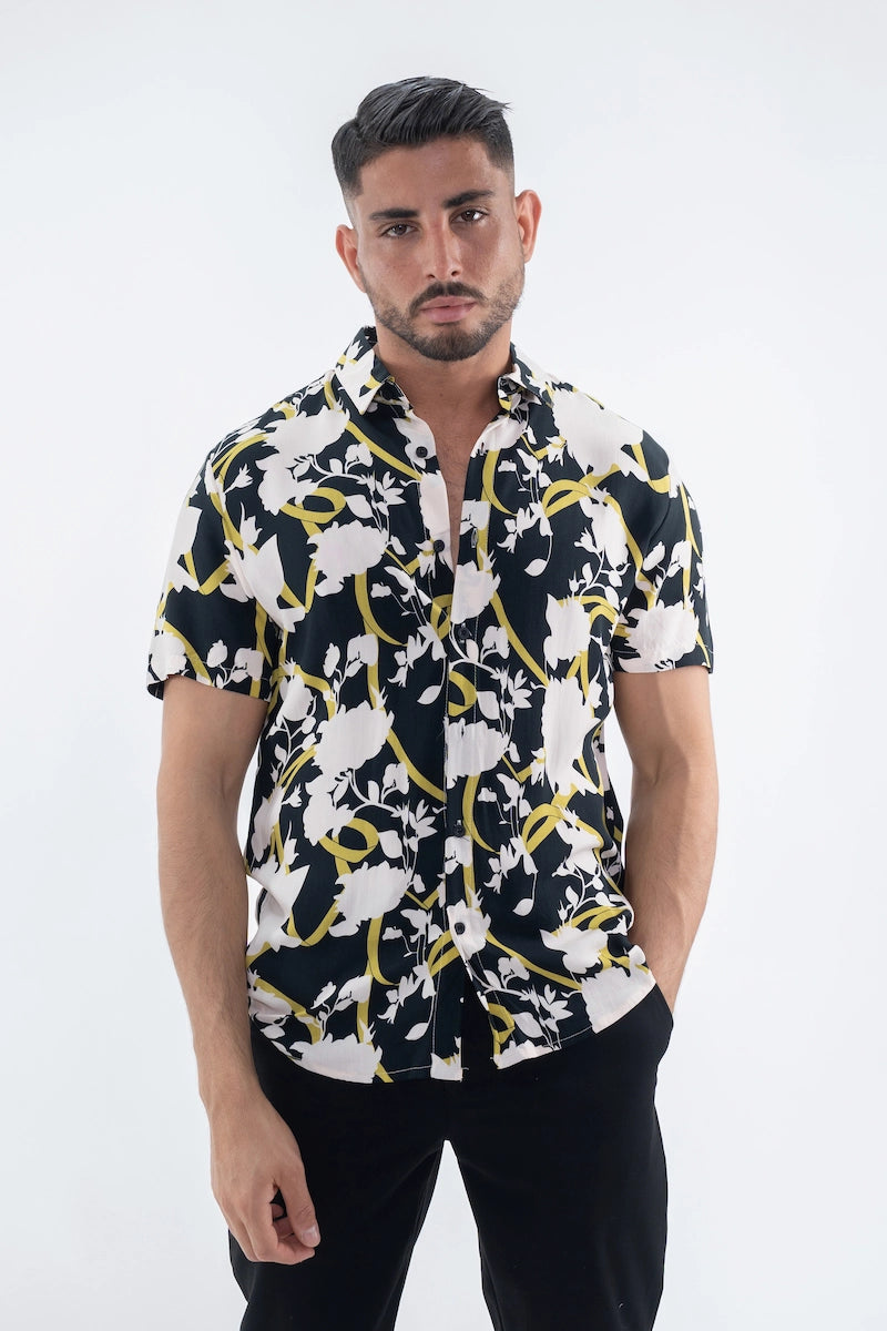 Short-sleeved shirt with an abstract floral pattern