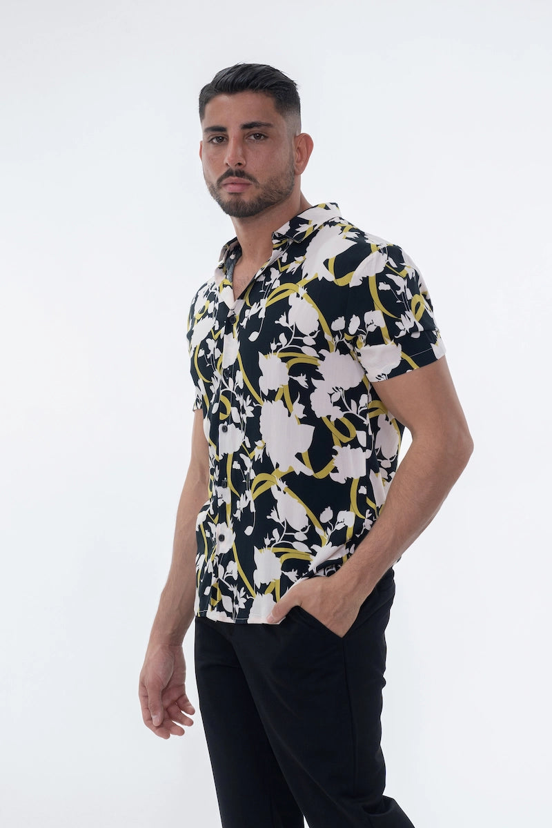 Short-sleeved shirt with an abstract floral pattern