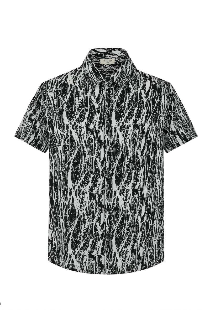 Short-sleeved shirt with abstract patterns