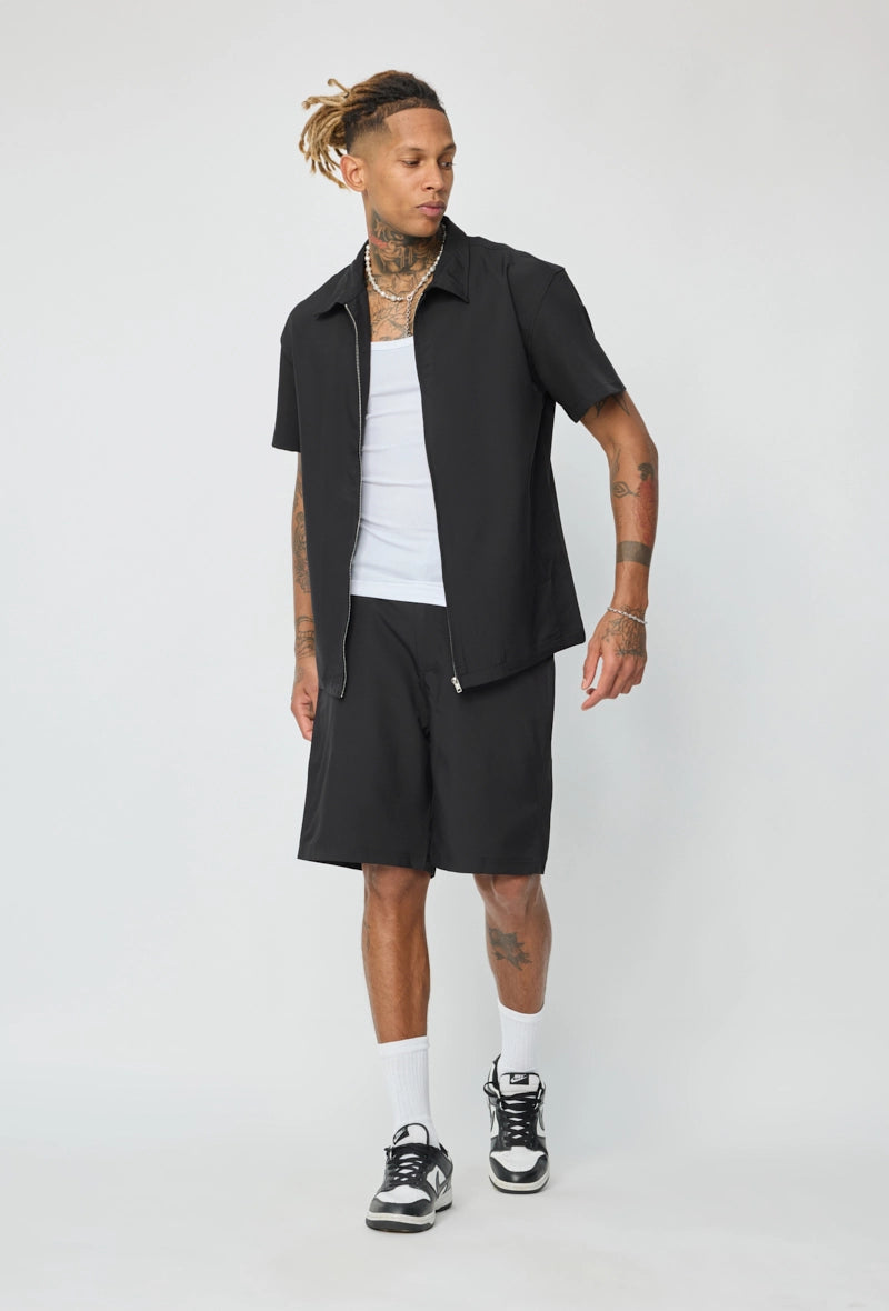 Ensemble chemise et shorts zippé moderne