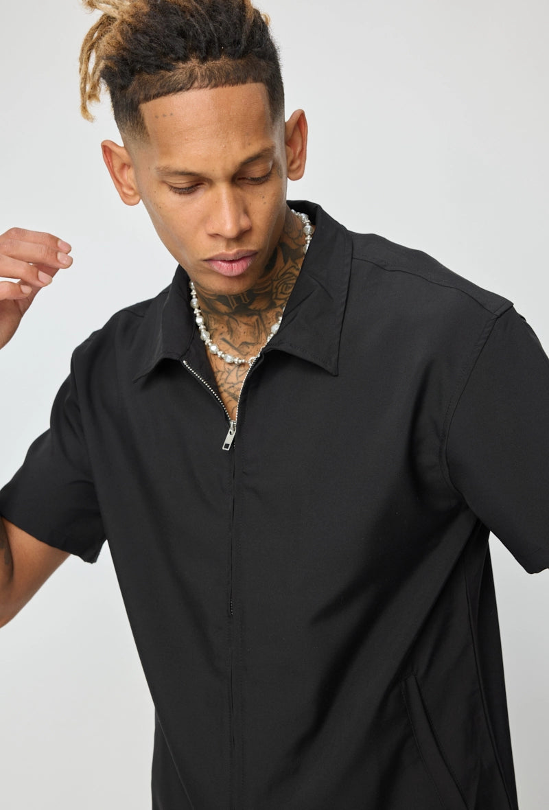 Ensemble chemise et shorts zippé moderne