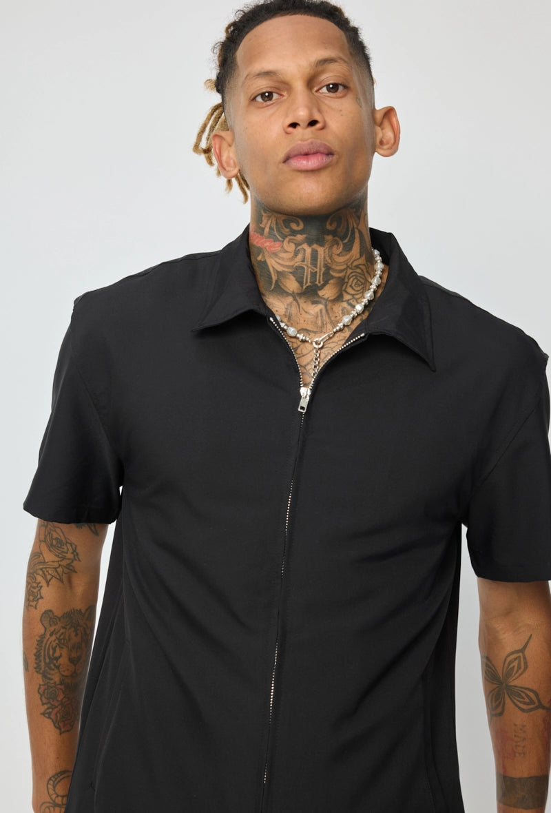 Ensemble chemise et shorts zippé moderne