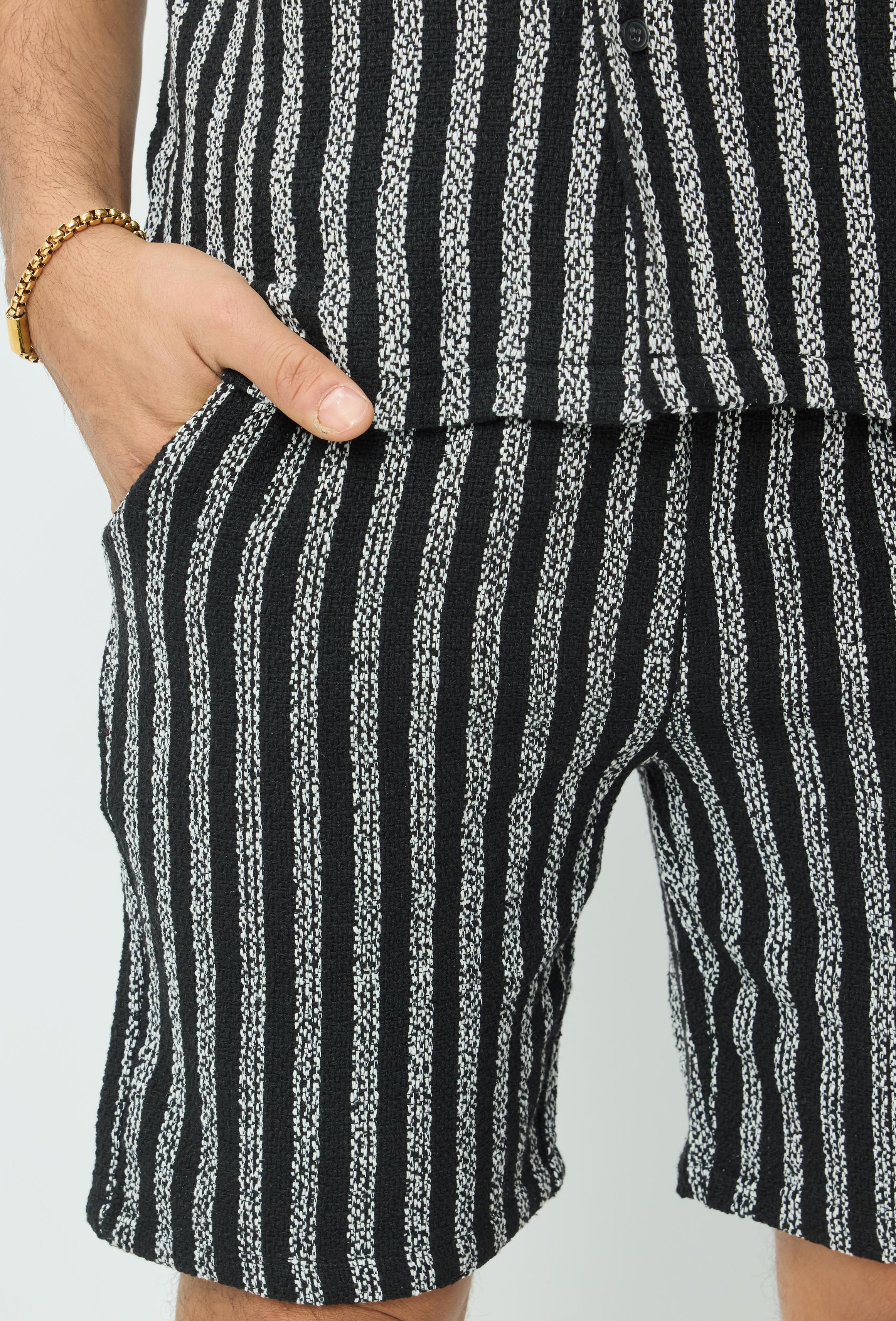 Short à rayures