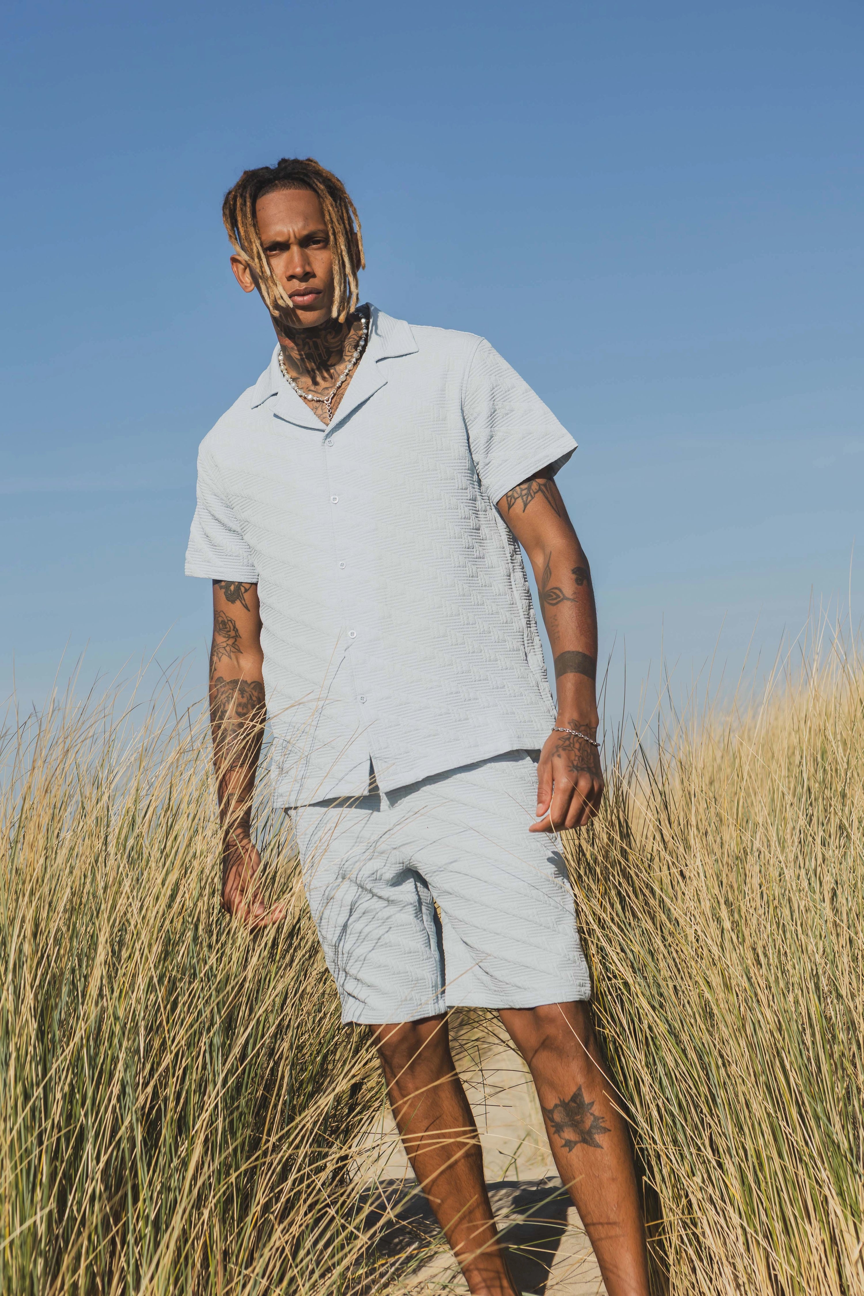 Ensemble chemise et short uni à motif