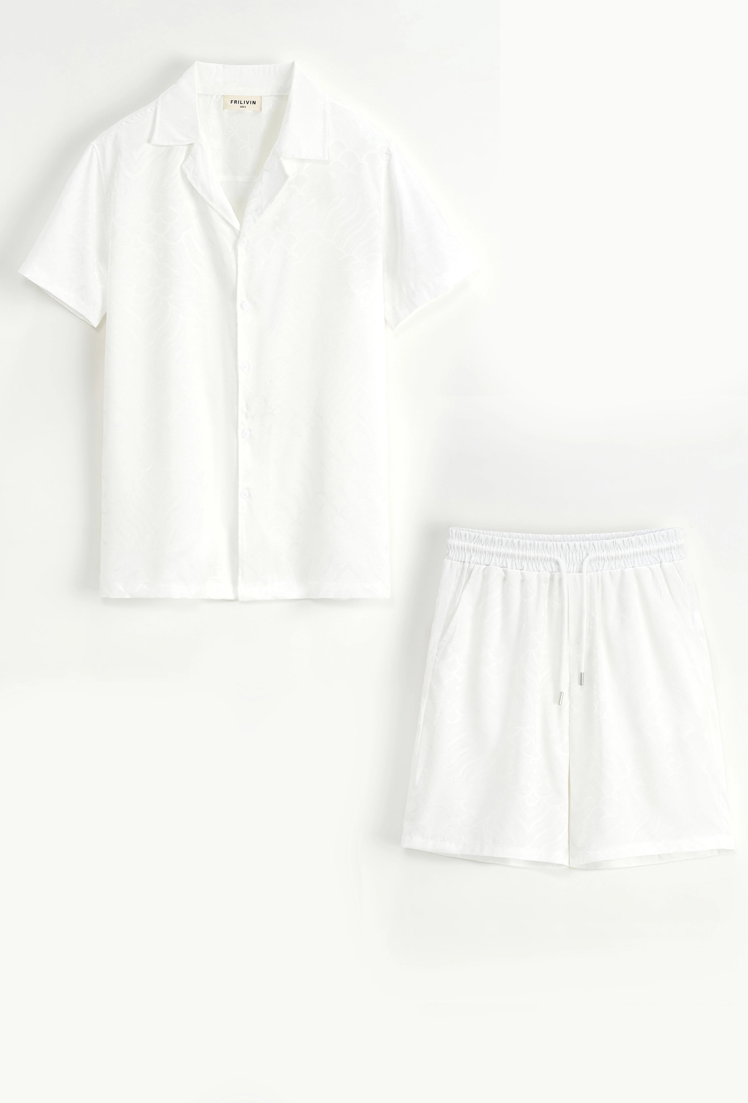 Ensemble chemise et short unis à motif
