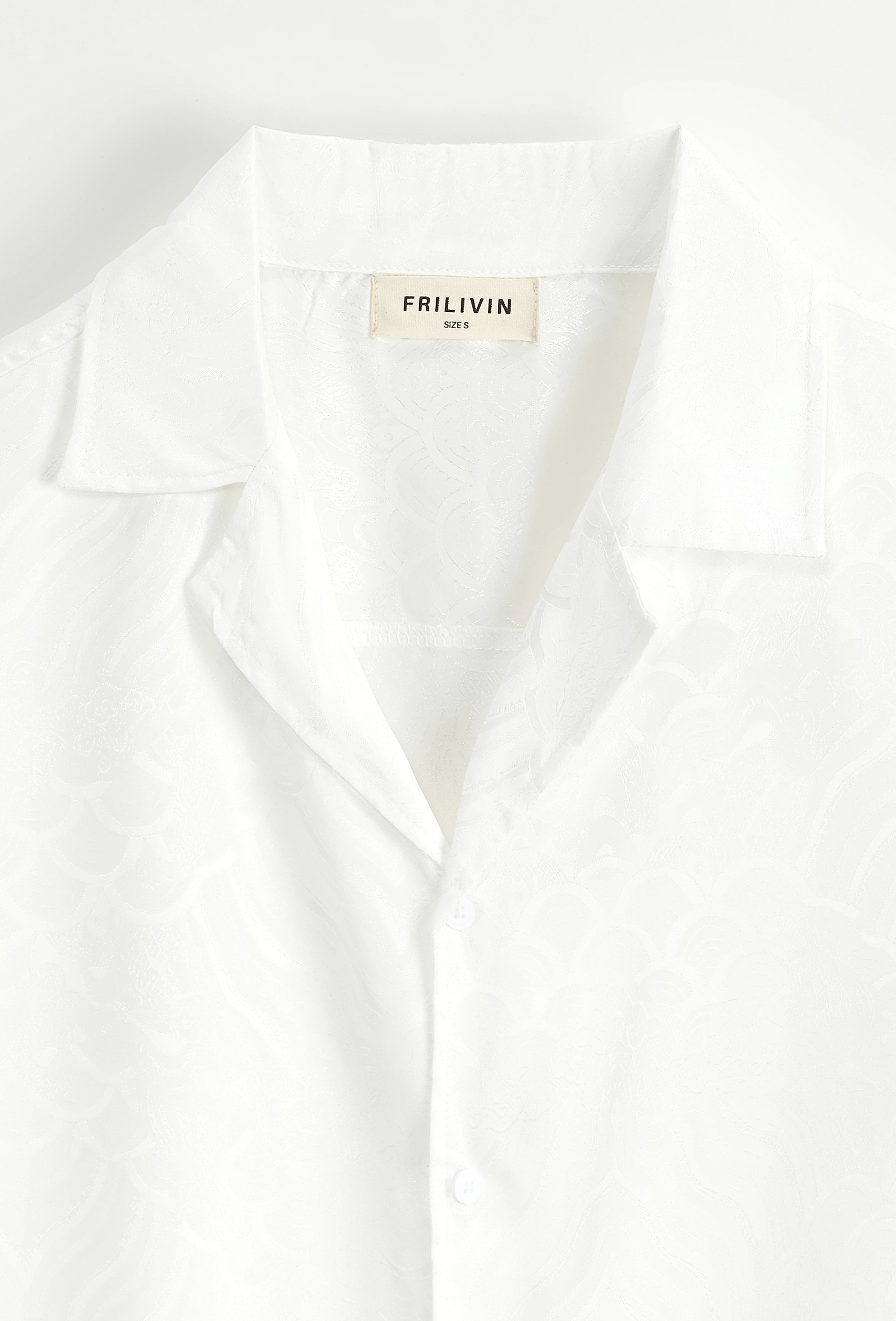 Ensemble chemise et short unis à motif