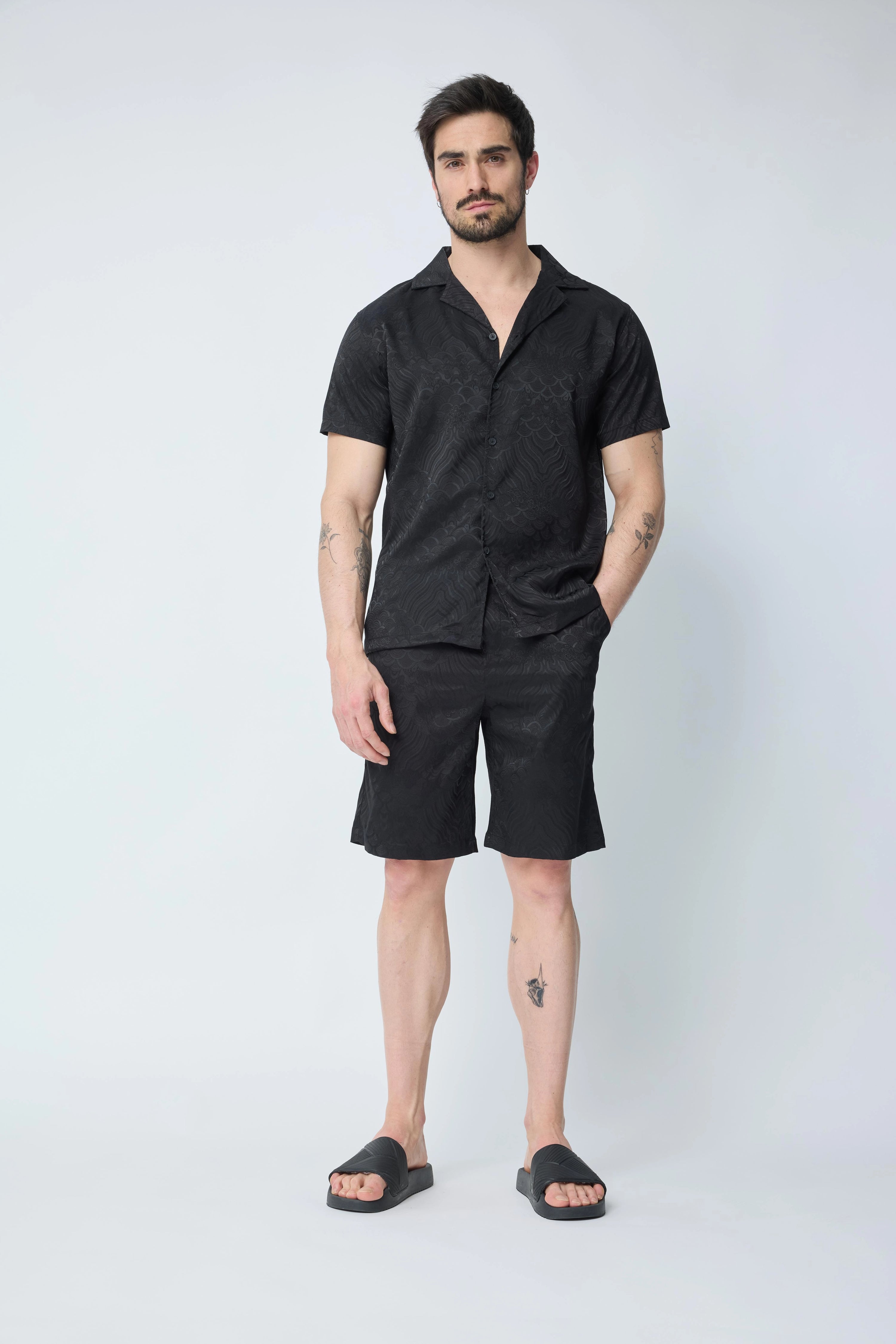 Ensemble chemise et short uni à motif