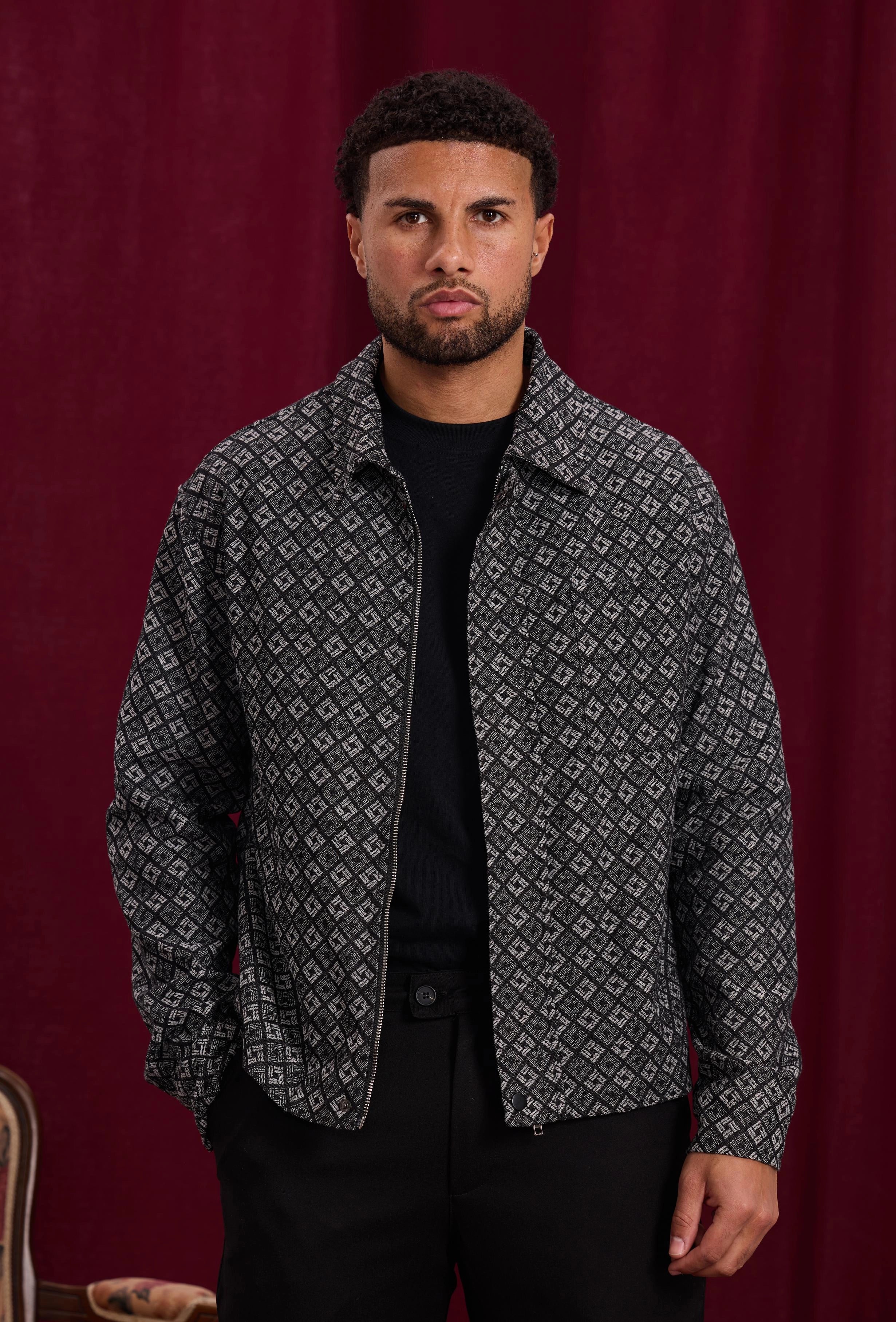 Veste à col chemise avec des motifs réguliers