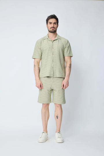 Ensemble chemise et short unis à motif