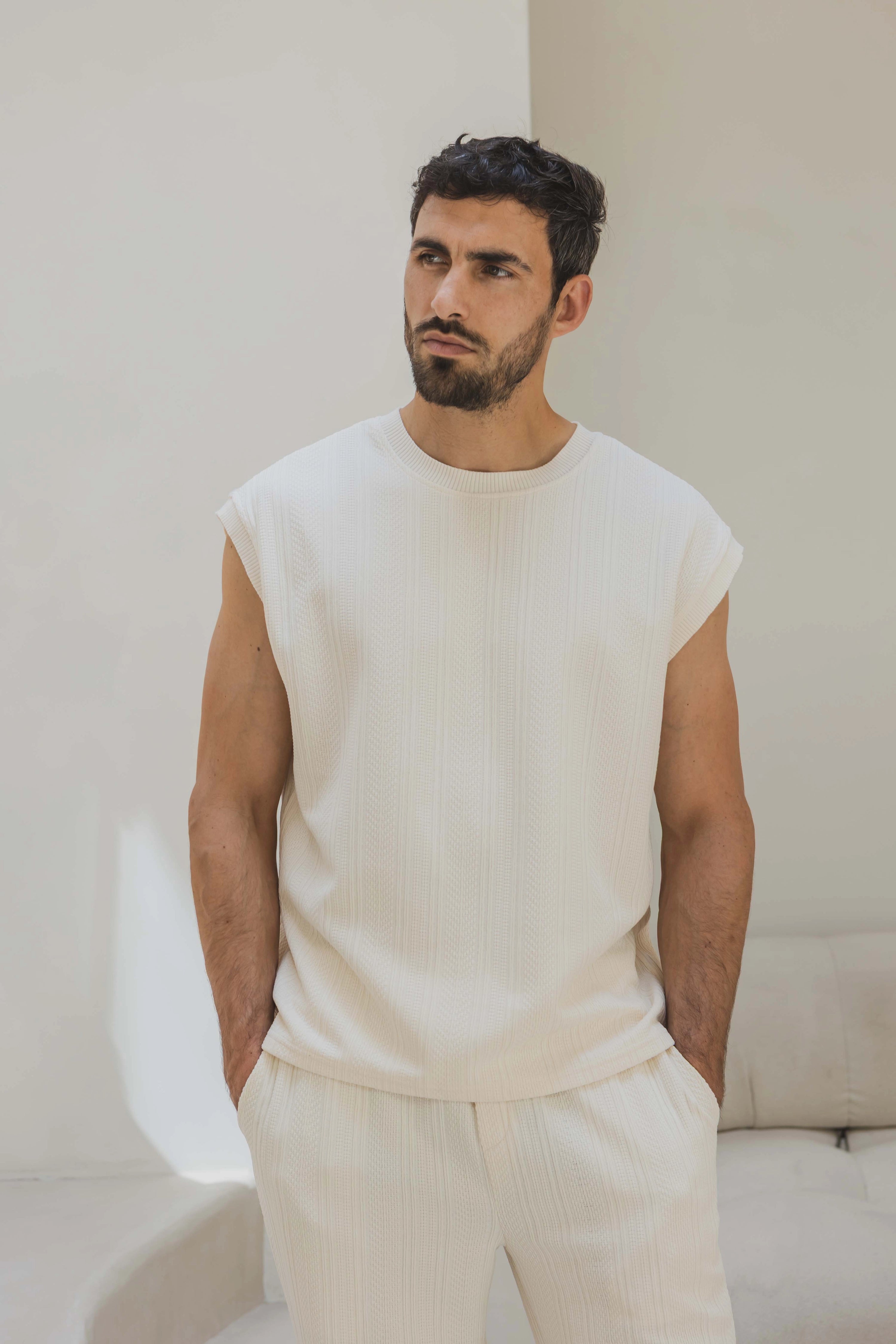 Ensemble débardeur sans manches et pantalon