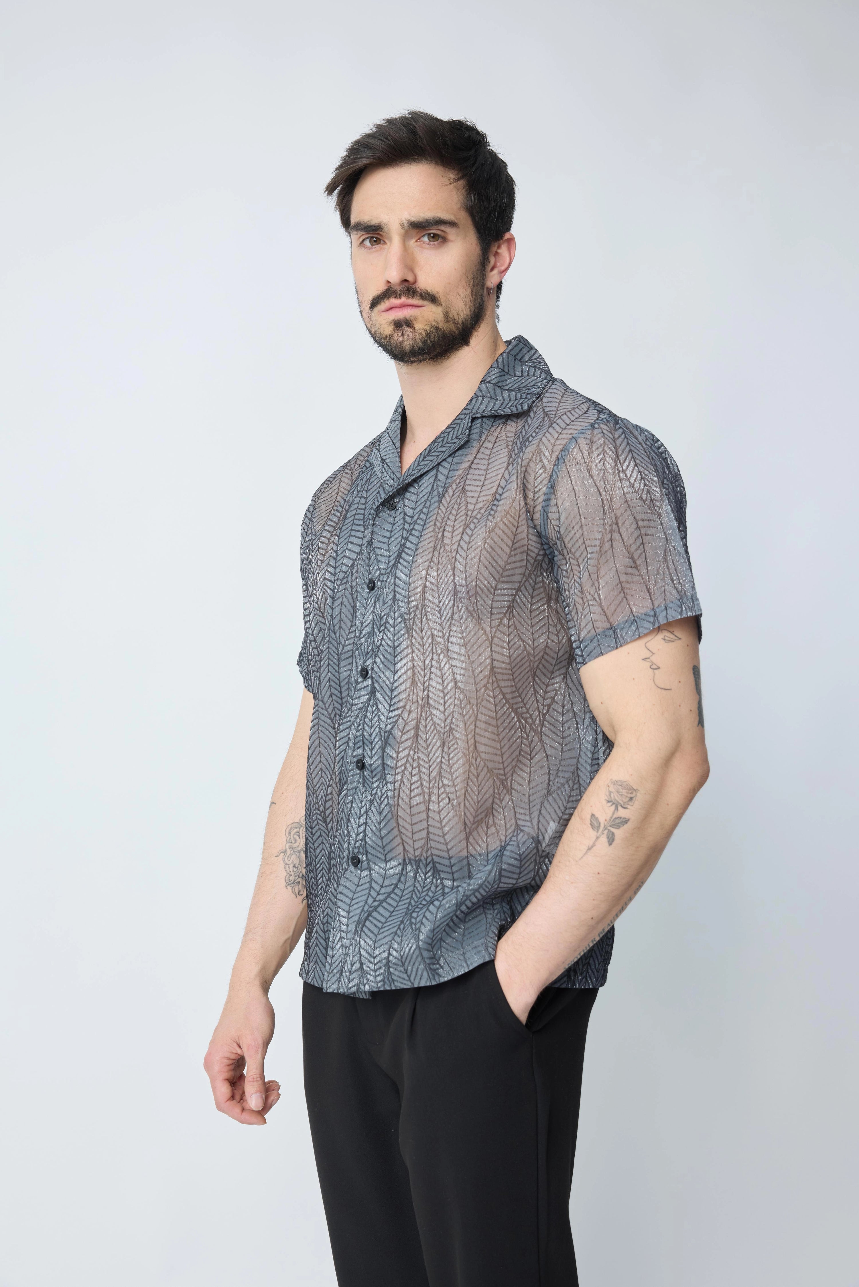 Chemise à manches courtes transparente