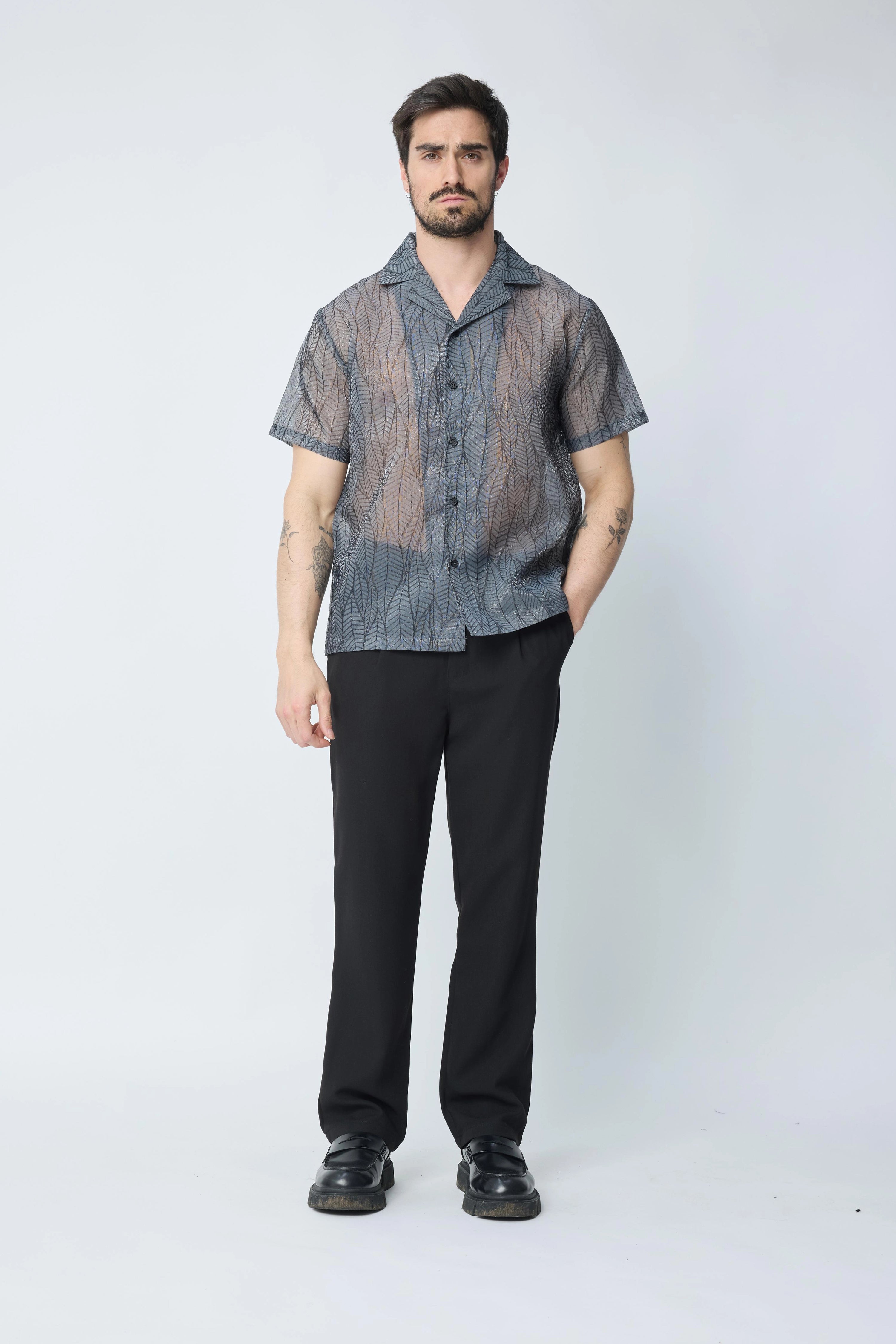 Chemise à manches courtes transparente