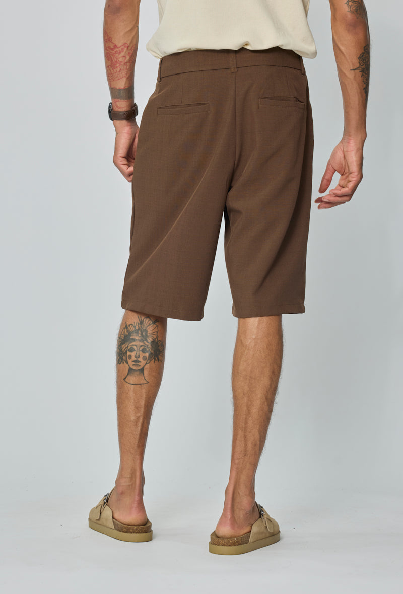 Short chino à plis