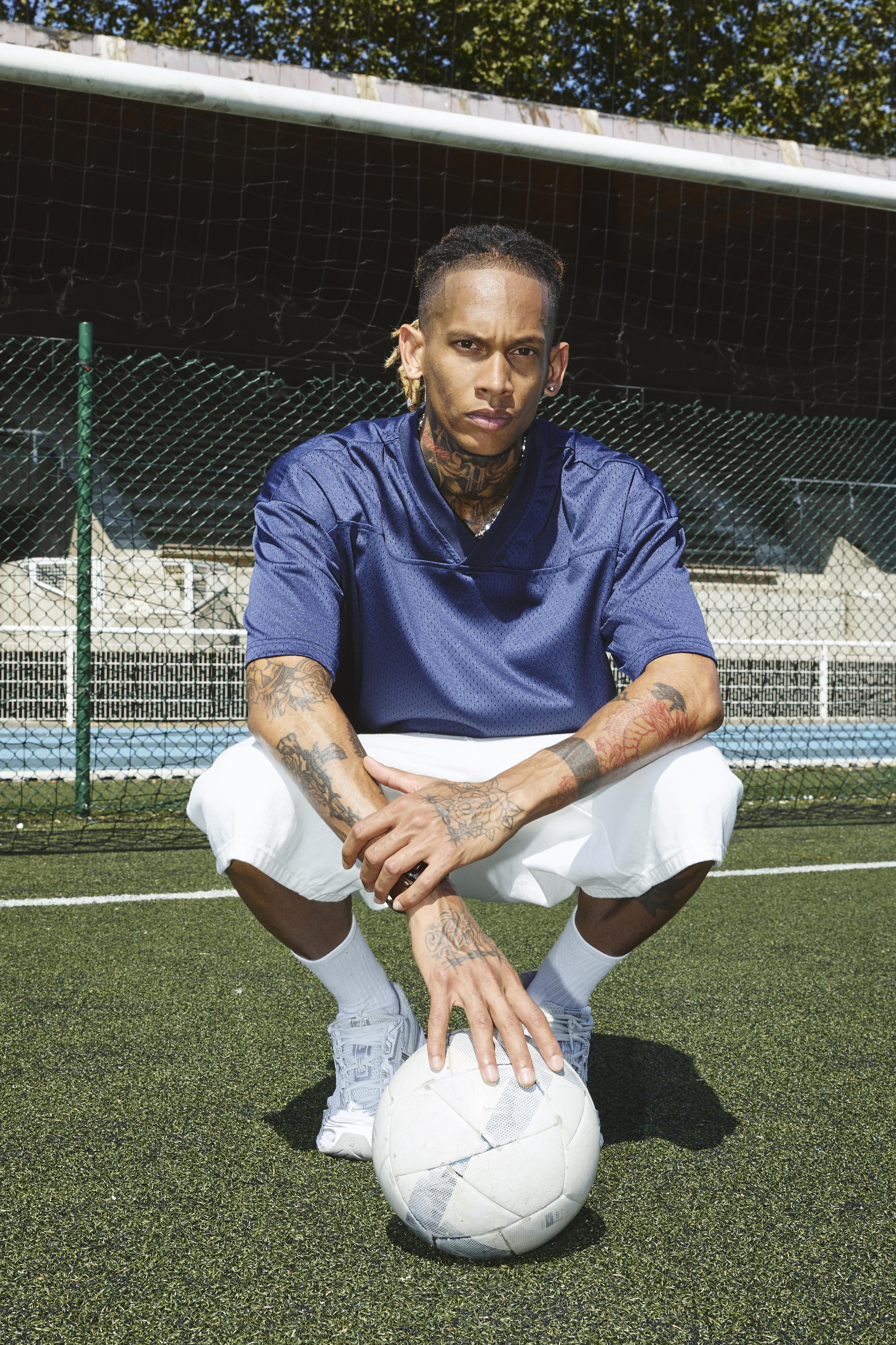 T-shirt football urbain